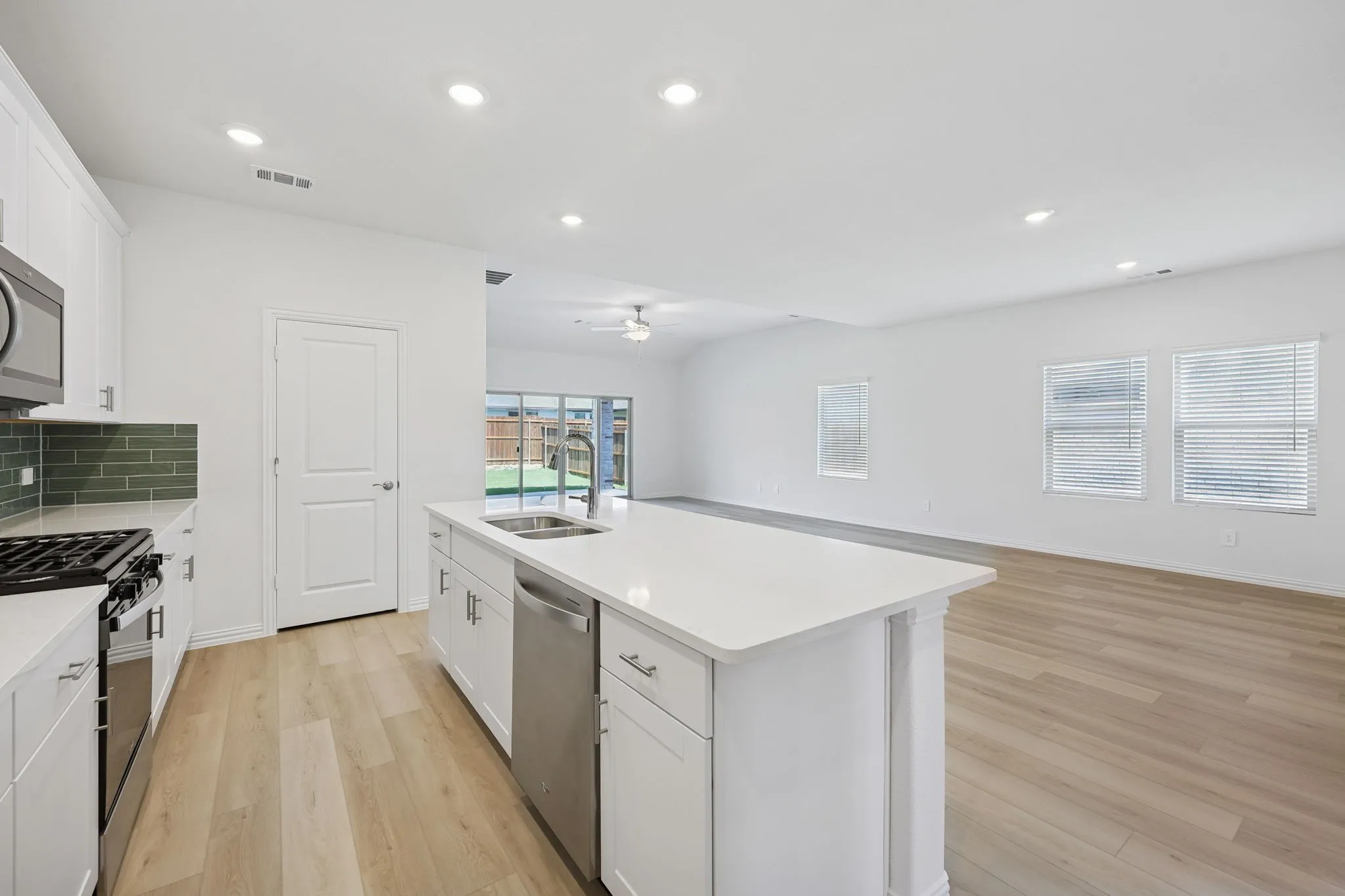 Photo is not of the actual home, but is an inspirational photo of builder’s model home and may depict options, furnishings, and/or decorator features that are not included.
