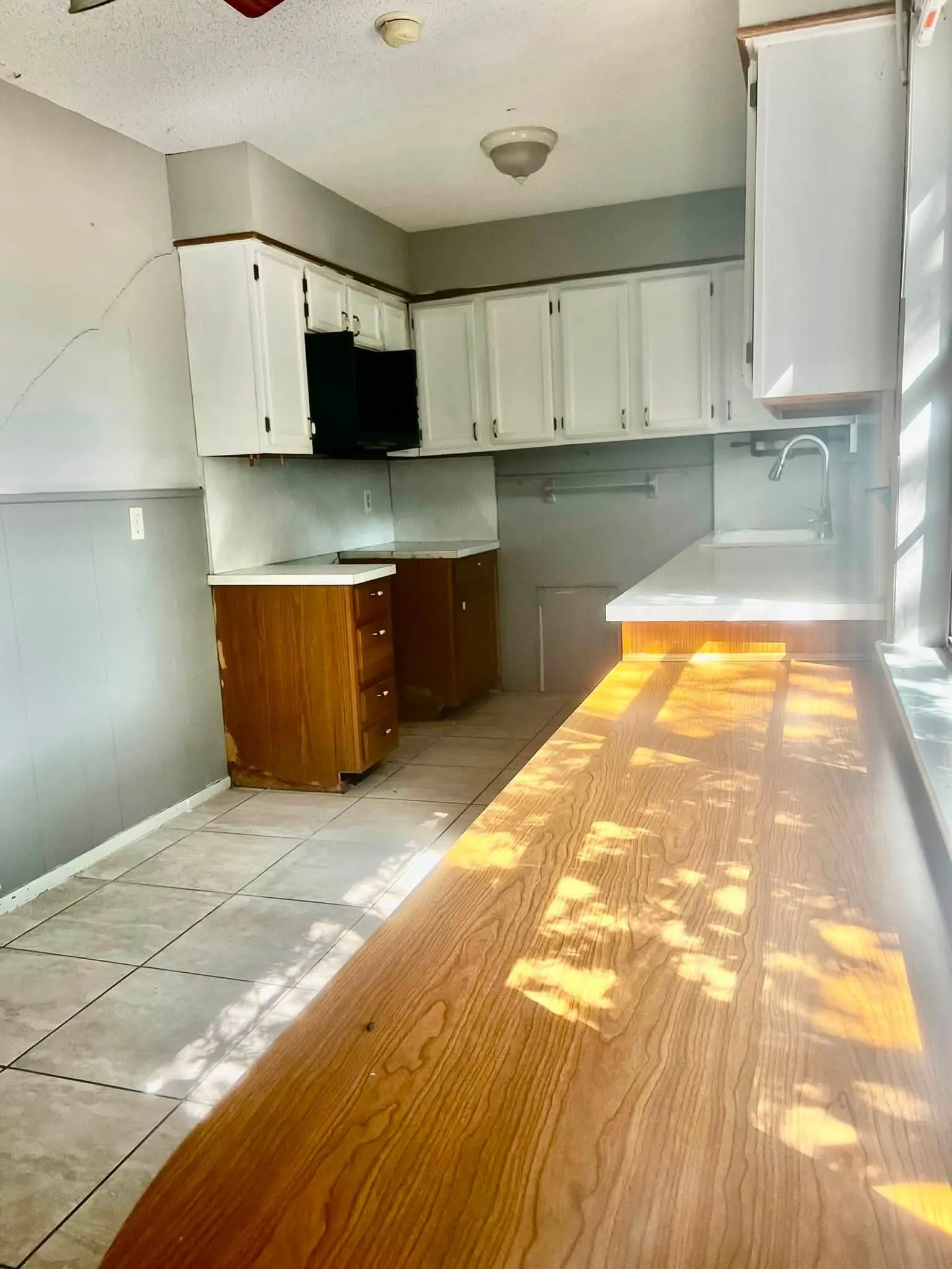 Single Family Residence For Sale in Dallas County , 4703 Bedford Drive, Mesquite, Texas 75150, 3 Bedroom, 2 Bathroom, 1 Garage spaces, 1,348 Sqft, built in 1959, mls#21362821, Real Estate Agent in Mesquite, Homes For Sale in Dallas county, Homes For Sale in Mesquite, Realtor in Mesquite Texas, Real Estate Brokerage Independent Realty Texas, Luminita Cordes Realtor