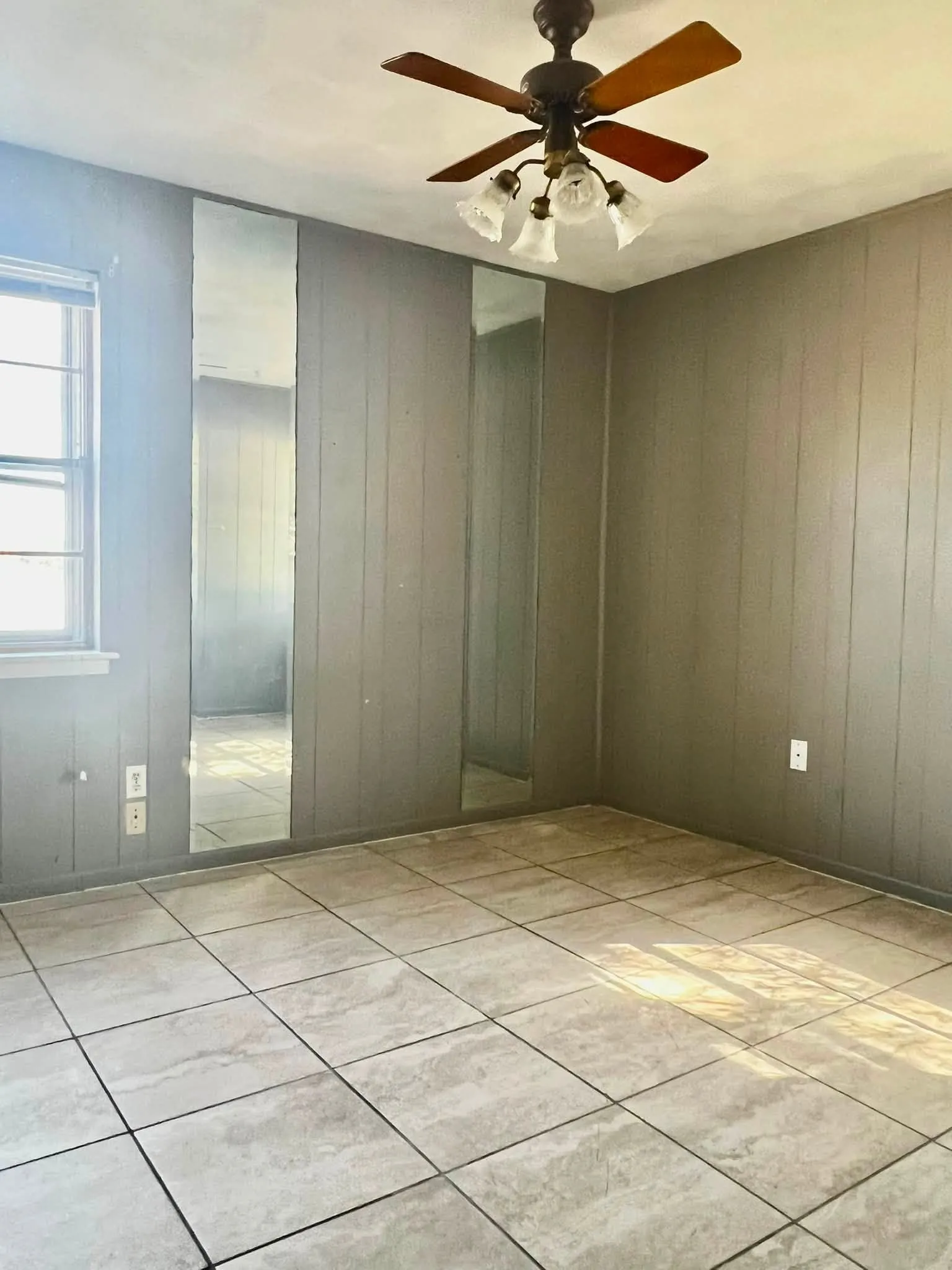 Single Family Residence For Sale in Dallas County , 4703 Bedford Drive, Mesquite, Texas 75150, 3 Bedroom, 2 Bathroom, 1 Garage spaces, 1,348 Sqft, built in 1959, mls#21362821, Real Estate Agent in Mesquite, Homes For Sale in Dallas county, Homes For Sale in Mesquite, Realtor in Mesquite Texas, Real Estate Brokerage Independent Realty Texas, Luminita Cordes Realtor