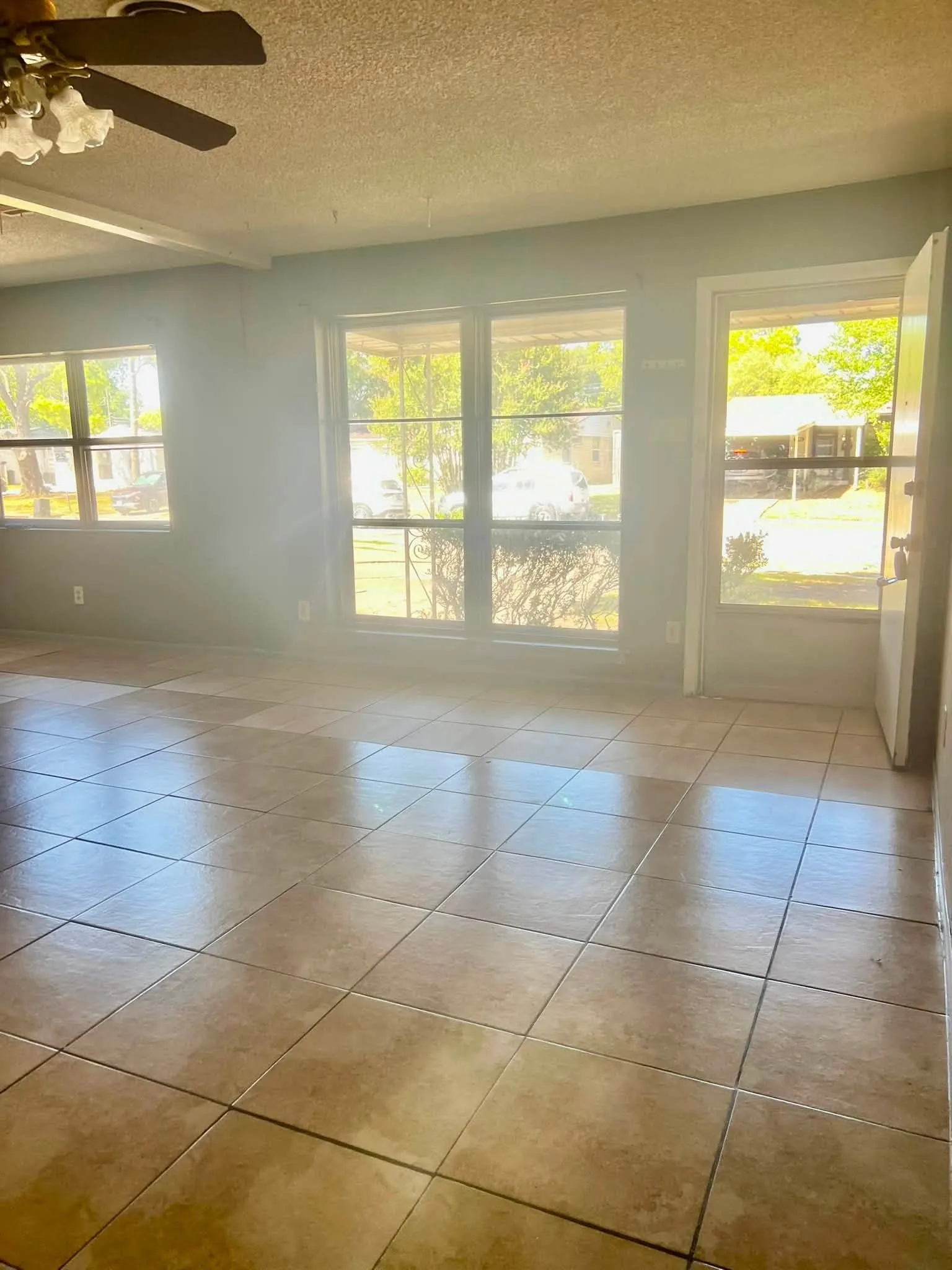 Single Family Residence For Sale in Dallas County , 4703 Bedford Drive, Mesquite, Texas 75150, 3 Bedroom, 2 Bathroom, 1 Garage spaces, 1,348 Sqft, built in 1959, mls#21362821, Real Estate Agent in Mesquite, Homes For Sale in Dallas county, Homes For Sale in Mesquite, Realtor in Mesquite Texas, Real Estate Brokerage Independent Realty Texas, Luminita Cordes Realtor