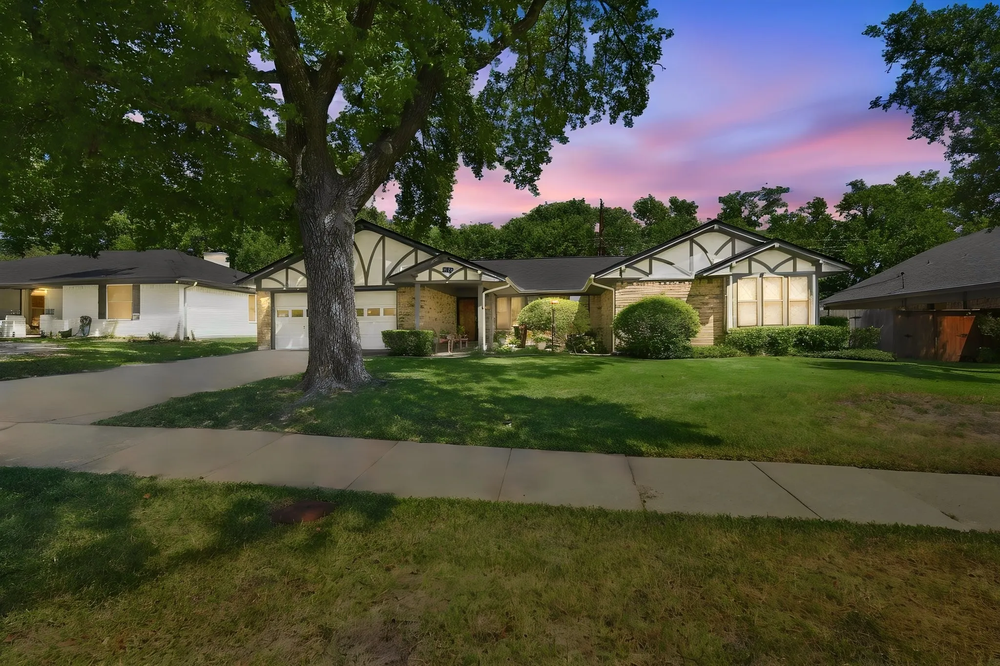 Single Family Residence For Sale in Ellis County , 2310 Louise Lane, Ennis, Texas 75119, 4 Bedroom, 3 Bathroom, 2 Garage spaces, 2,119 Sqft, built in 1976, mls#21361536, Real Estate Agent in Ennis, Homes For Sale in Ellis county, Homes For Sale in Ennis, Realtor in Ennis Texas, Real Estate Brokerage Independent Realty Texas, Luminita Cordes Realtor