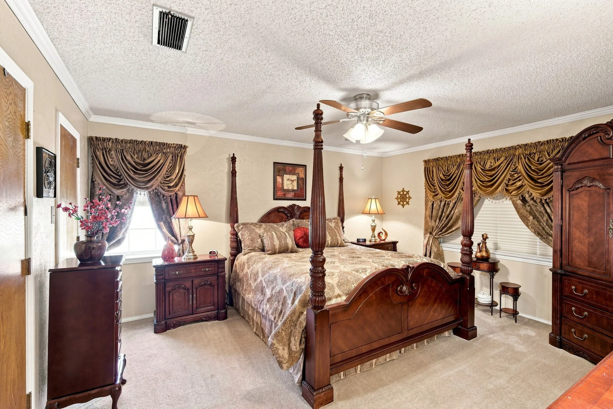 Single Family Residence For Sale in Ellis County , 2310 Louise Lane, Ennis, Texas 75119, 4 Bedroom, 3 Bathroom, 2 Garage spaces, 2,119 Sqft, built in 1976, mls#21361536, Real Estate Agent in Ennis, Homes For Sale in Ellis county, Homes For Sale in Ennis, Realtor in Ennis Texas, Real Estate Brokerage Independent Realty Texas, Luminita Cordes Realtor