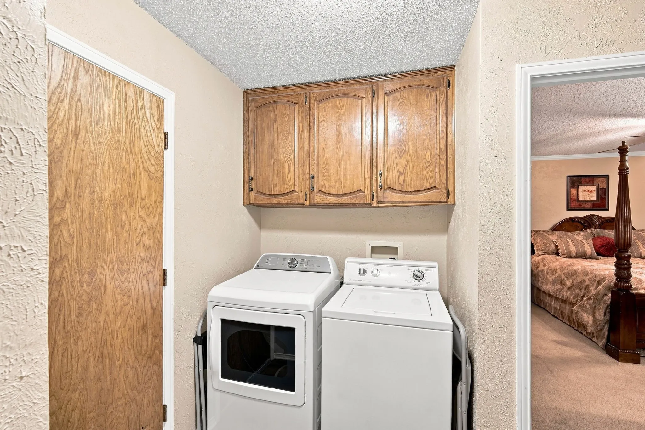 Single Family Residence For Sale in Ellis County , 2310 Louise Lane, Ennis, Texas 75119, 4 Bedroom, 3 Bathroom, 2 Garage spaces, 2,119 Sqft, built in 1976, mls#21361536, Real Estate Agent in Ennis, Homes For Sale in Ellis county, Homes For Sale in Ennis, Realtor in Ennis Texas, Real Estate Brokerage Independent Realty Texas, Luminita Cordes Realtor