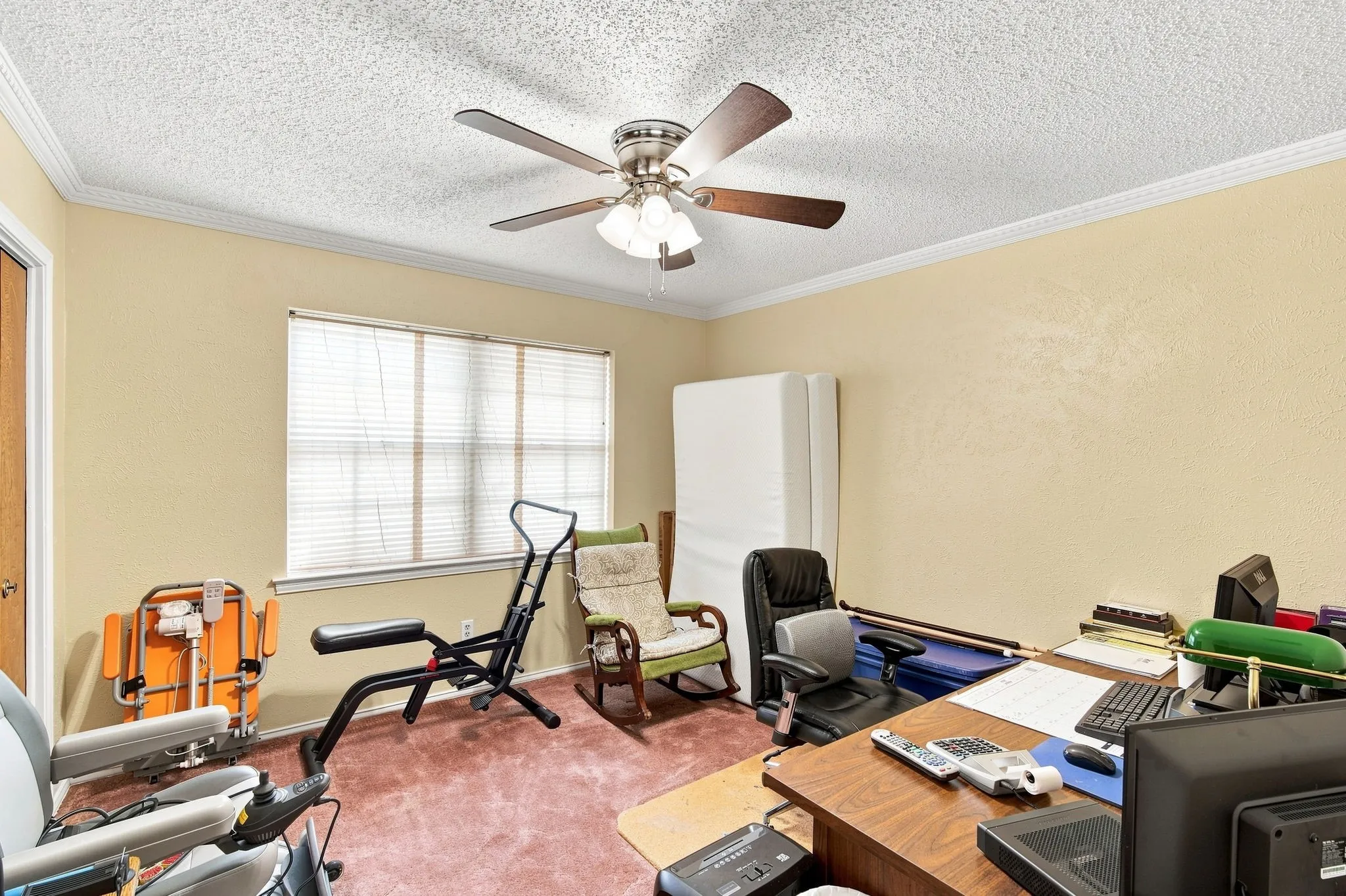 Single Family Residence For Sale in Ellis County , 2310 Louise Lane, Ennis, Texas 75119, 4 Bedroom, 3 Bathroom, 2 Garage spaces, 2,119 Sqft, built in 1976, mls#21361536, Real Estate Agent in Ennis, Homes For Sale in Ellis county, Homes For Sale in Ennis, Realtor in Ennis Texas, Real Estate Brokerage Independent Realty Texas, Luminita Cordes Realtor