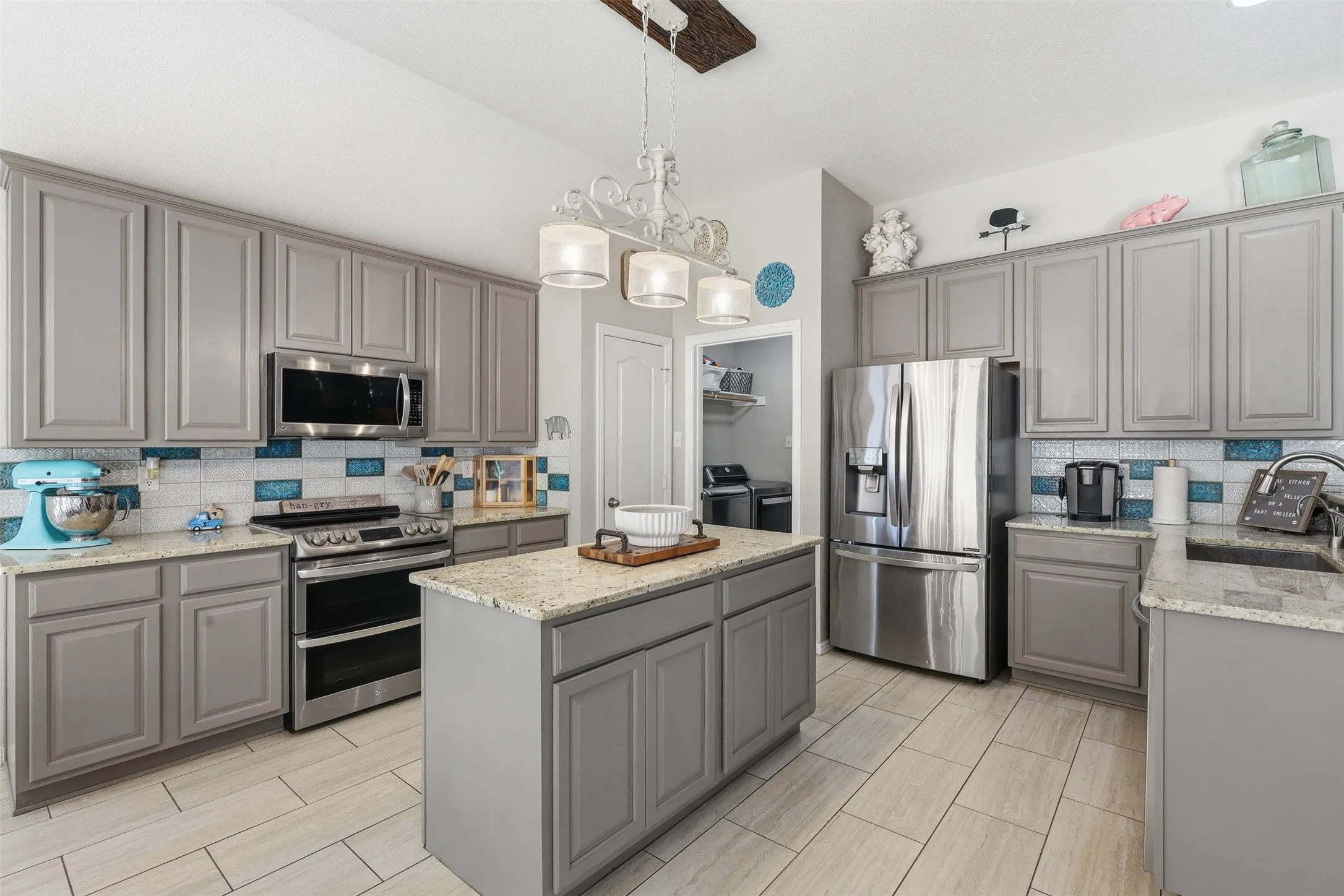 Single Family Residence For Sale in Parker County , 172 Overland Trail, Willow Park, Texas 76087, 4 Bedroom, 2 Bathroom, 2 Garage spaces, 2,057 Sqft, built in 2007, mls#21362684, Real Estate Agent in Willow Park, Homes For Sale in Parker county, Homes For Sale in Willow Park, Realtor in Willow Park Texas, Real Estate Brokerage Independent Realty Texas, Luminita Cordes Realtor