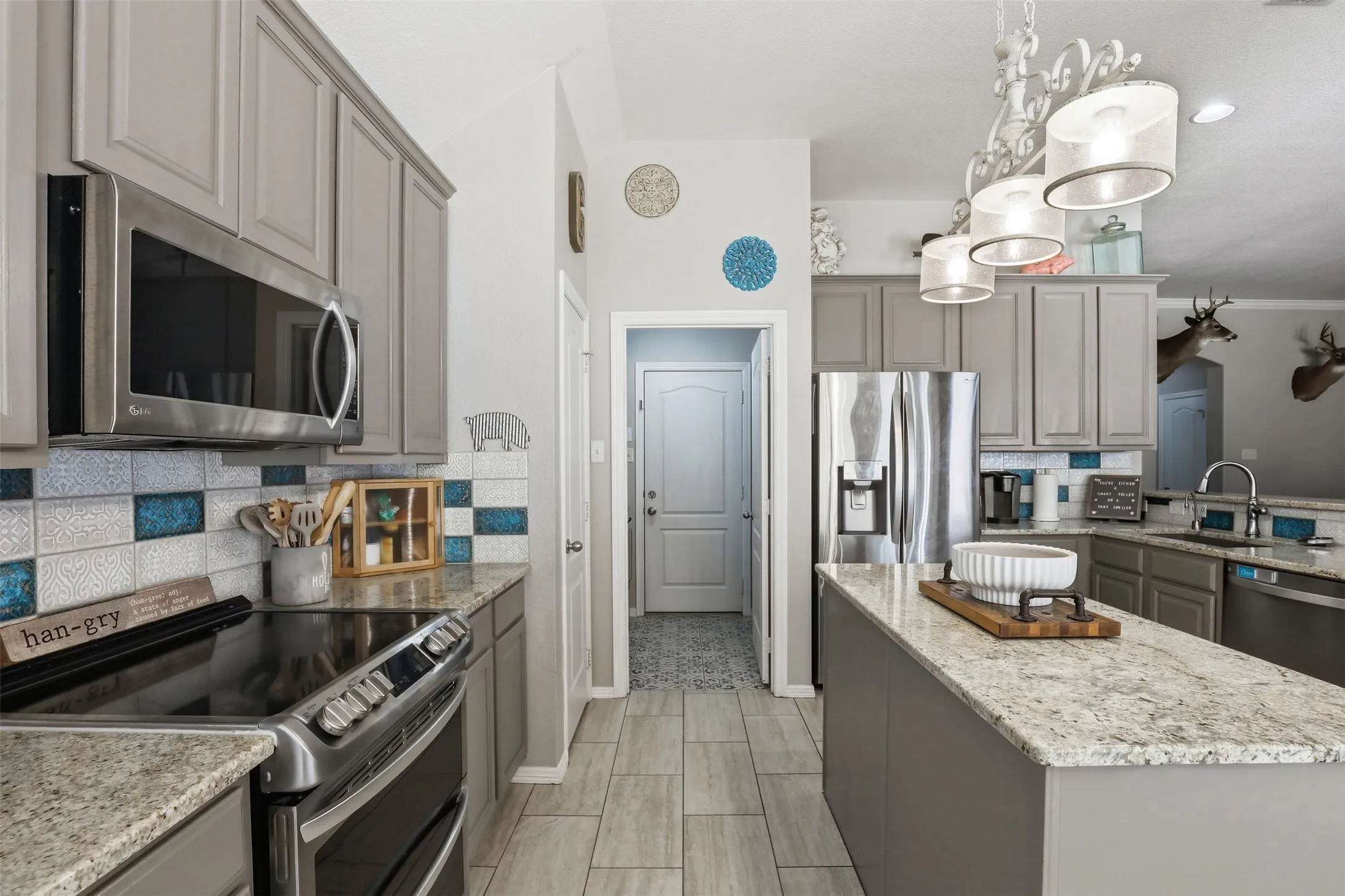 Single Family Residence For Sale in Parker County , 172 Overland Trail, Willow Park, Texas 76087, 4 Bedroom, 2 Bathroom, 2 Garage spaces, 2,057 Sqft, built in 2007, mls#21362684, Real Estate Agent in Willow Park, Homes For Sale in Parker county, Homes For Sale in Willow Park, Realtor in Willow Park Texas, Real Estate Brokerage Independent Realty Texas, Luminita Cordes Realtor