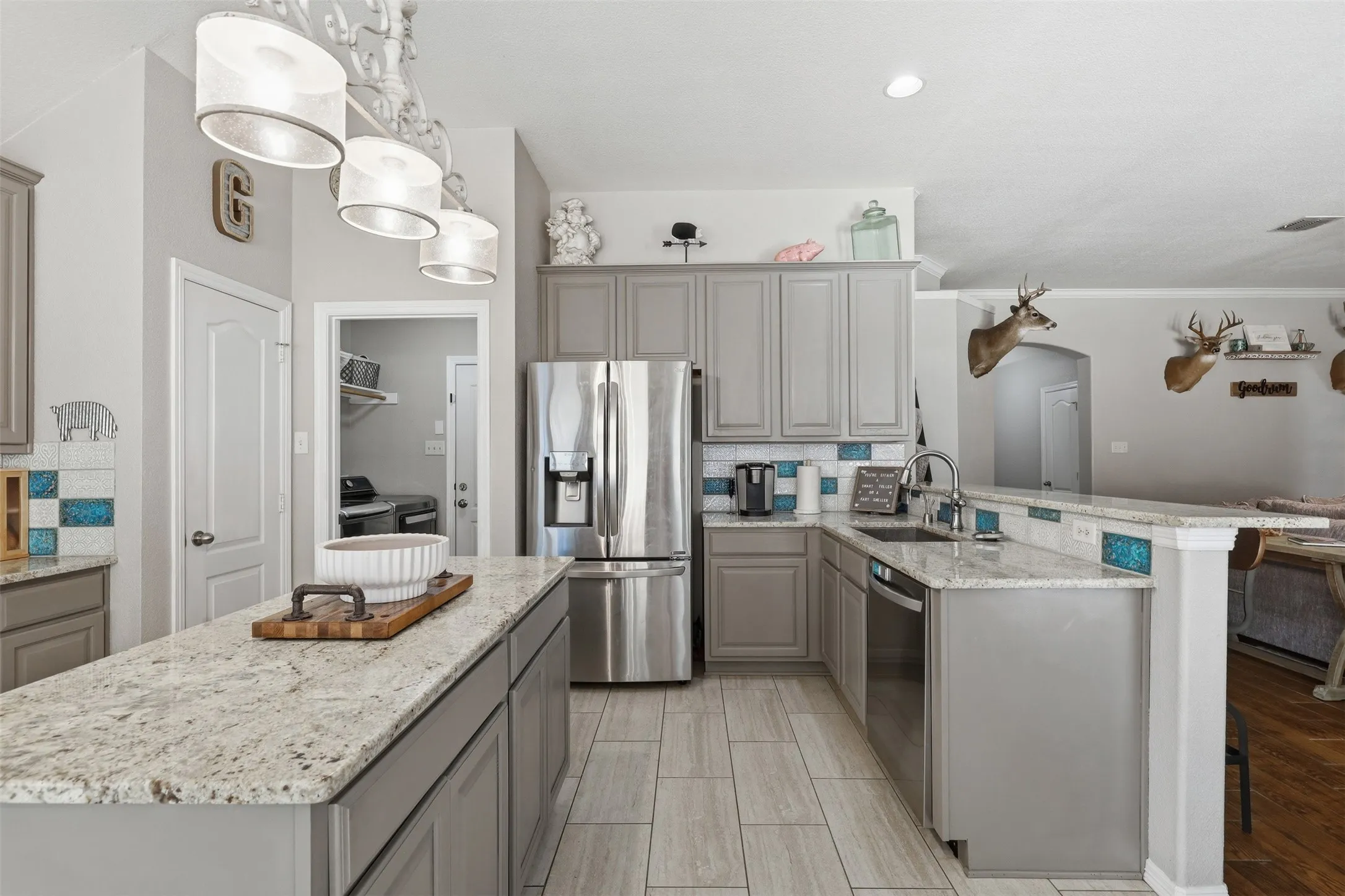 Single Family Residence For Sale in Parker County , 172 Overland Trail, Willow Park, Texas 76087, 4 Bedroom, 2 Bathroom, 2 Garage spaces, 2,057 Sqft, built in 2007, mls#21362684, Real Estate Agent in Willow Park, Homes For Sale in Parker county, Homes For Sale in Willow Park, Realtor in Willow Park Texas, Real Estate Brokerage Independent Realty Texas, Luminita Cordes Realtor