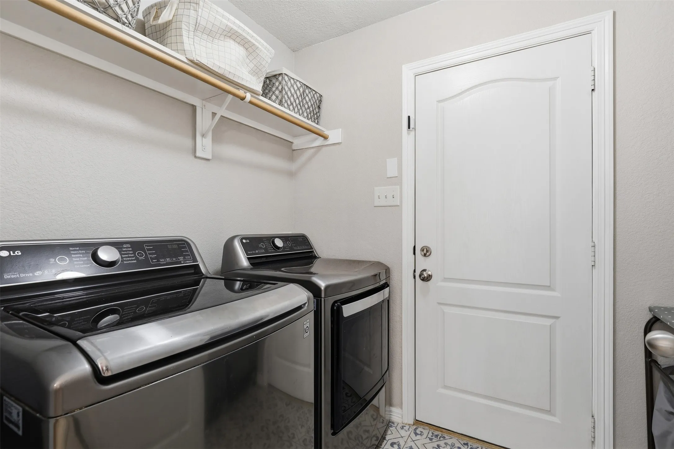 Single Family Residence For Sale in Parker County , 172 Overland Trail, Willow Park, Texas 76087, 4 Bedroom, 2 Bathroom, 2 Garage spaces, 2,057 Sqft, built in 2007, mls#21362684, Real Estate Agent in Willow Park, Homes For Sale in Parker county, Homes For Sale in Willow Park, Realtor in Willow Park Texas, Real Estate Brokerage Independent Realty Texas, Luminita Cordes Realtor