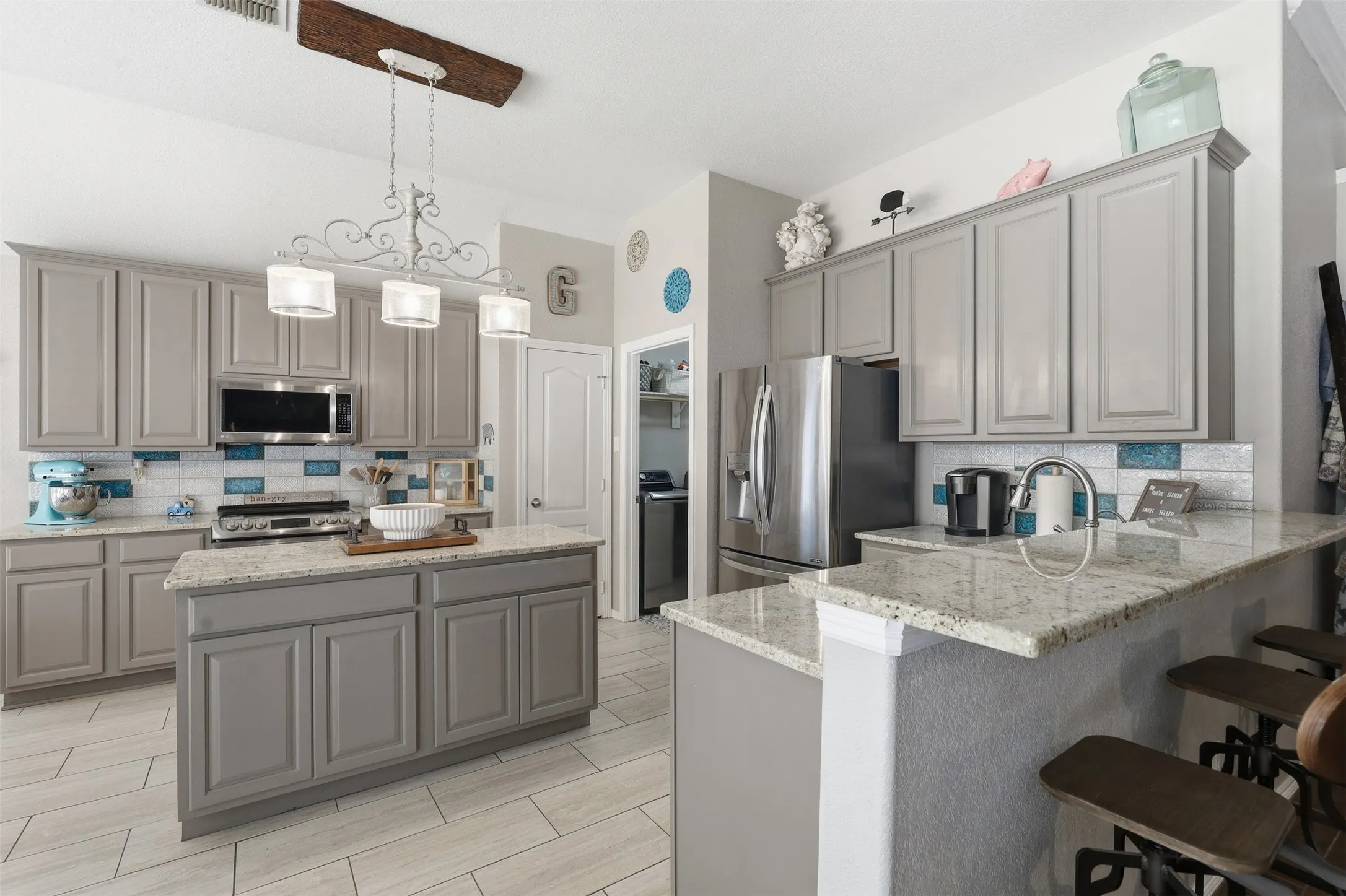 Single Family Residence For Sale in Parker County , 172 Overland Trail, Willow Park, Texas 76087, 4 Bedroom, 2 Bathroom, 2 Garage spaces, 2,057 Sqft, built in 2007, mls#21362684, Real Estate Agent in Willow Park, Homes For Sale in Parker county, Homes For Sale in Willow Park, Realtor in Willow Park Texas, Real Estate Brokerage Independent Realty Texas, Luminita Cordes Realtor