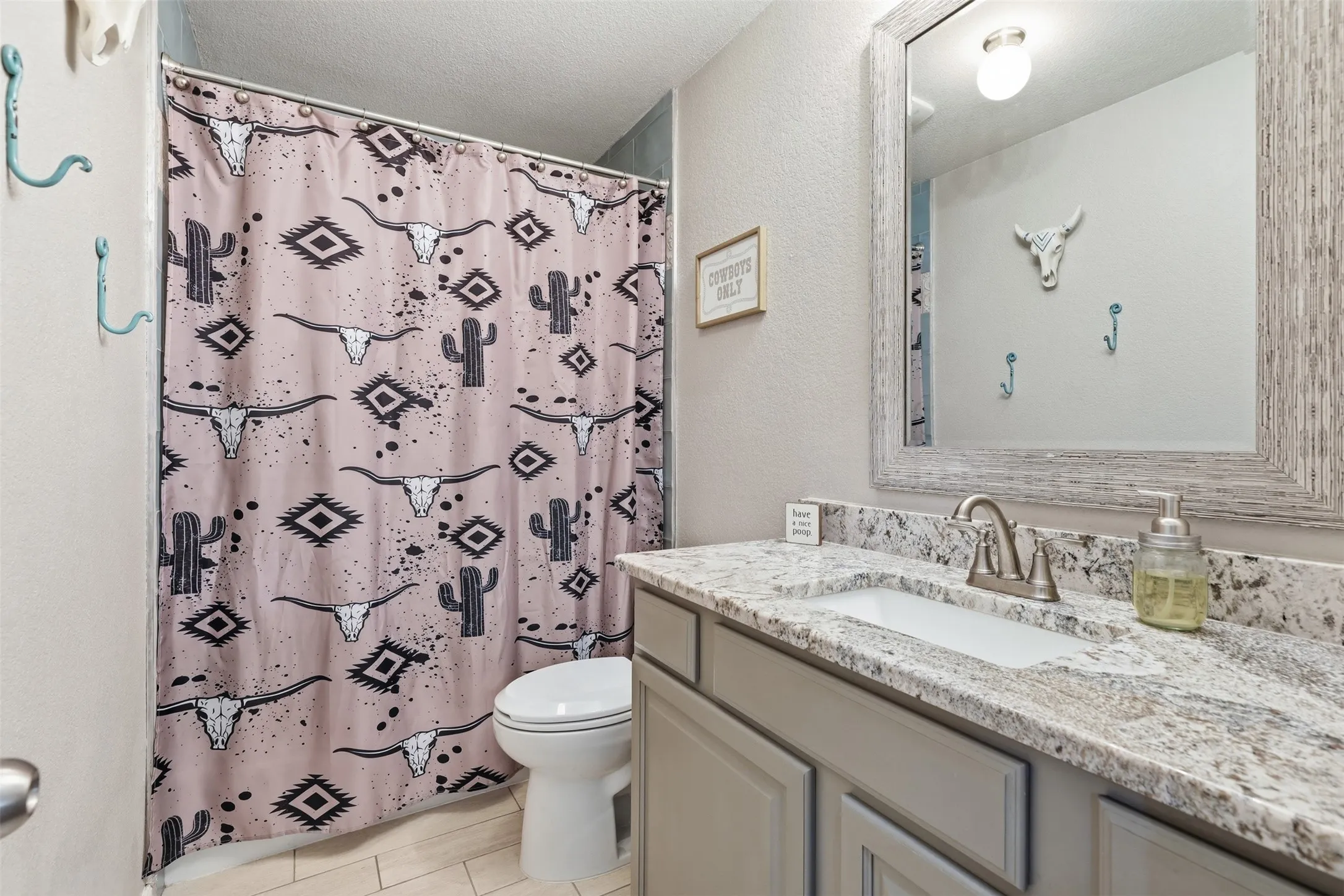 Single Family Residence For Sale in Parker County , 172 Overland Trail, Willow Park, Texas 76087, 4 Bedroom, 2 Bathroom, 2 Garage spaces, 2,057 Sqft, built in 2007, mls#21362684, Real Estate Agent in Willow Park, Homes For Sale in Parker county, Homes For Sale in Willow Park, Realtor in Willow Park Texas, Real Estate Brokerage Independent Realty Texas, Luminita Cordes Realtor