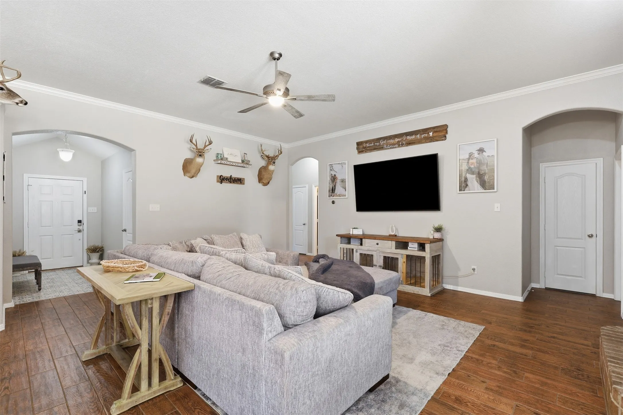 Single Family Residence For Sale in Parker County , 172 Overland Trail, Willow Park, Texas 76087, 4 Bedroom, 2 Bathroom, 2 Garage spaces, 2,057 Sqft, built in 2007, mls#21362684, Real Estate Agent in Willow Park, Homes For Sale in Parker county, Homes For Sale in Willow Park, Realtor in Willow Park Texas, Real Estate Brokerage Independent Realty Texas, Luminita Cordes Realtor