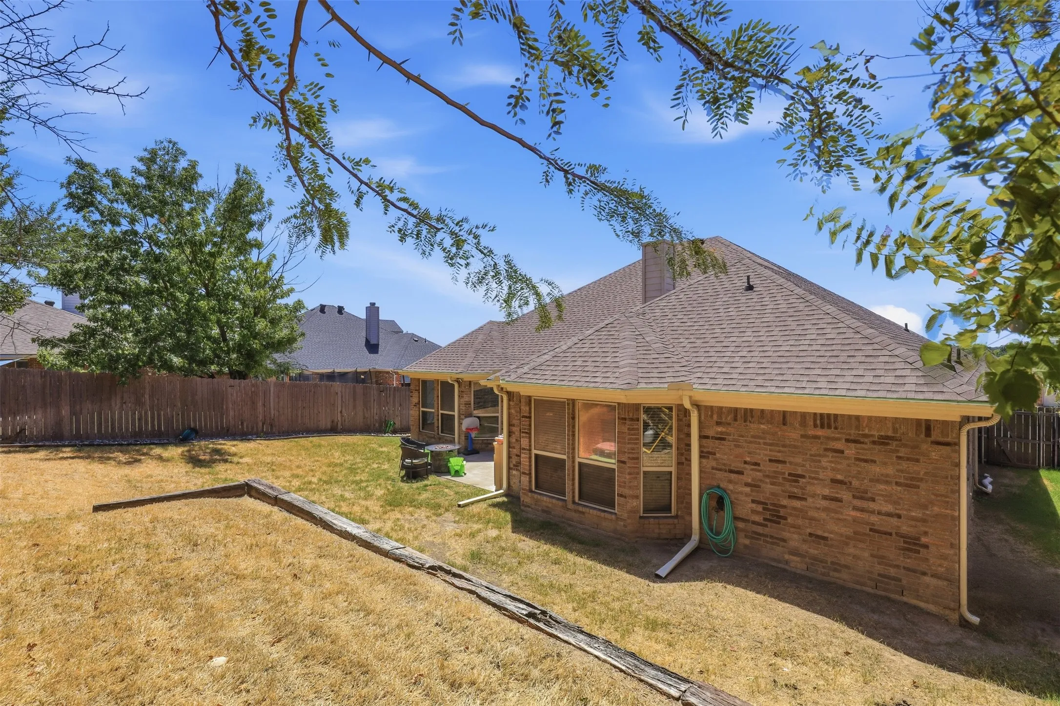 Single Family Residence For Sale in Parker County , 172 Overland Trail, Willow Park, Texas 76087, 4 Bedroom, 2 Bathroom, 2 Garage spaces, 2,057 Sqft, built in 2007, mls#21362684, Real Estate Agent in Willow Park, Homes For Sale in Parker county, Homes For Sale in Willow Park, Realtor in Willow Park Texas, Real Estate Brokerage Independent Realty Texas, Luminita Cordes Realtor
