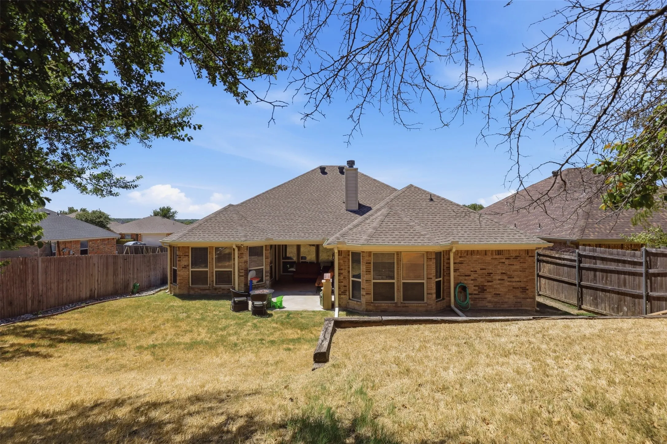 Single Family Residence For Sale in Parker County , 172 Overland Trail, Willow Park, Texas 76087, 4 Bedroom, 2 Bathroom, 2 Garage spaces, 2,057 Sqft, built in 2007, mls#21362684, Real Estate Agent in Willow Park, Homes For Sale in Parker county, Homes For Sale in Willow Park, Realtor in Willow Park Texas, Real Estate Brokerage Independent Realty Texas, Luminita Cordes Realtor