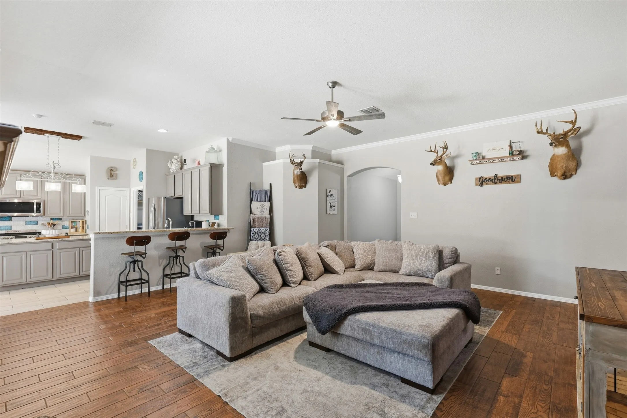 Single Family Residence For Sale in Parker County , 172 Overland Trail, Willow Park, Texas 76087, 4 Bedroom, 2 Bathroom, 2 Garage spaces, 2,057 Sqft, built in 2007, mls#21362684, Real Estate Agent in Willow Park, Homes For Sale in Parker county, Homes For Sale in Willow Park, Realtor in Willow Park Texas, Real Estate Brokerage Independent Realty Texas, Luminita Cordes Realtor