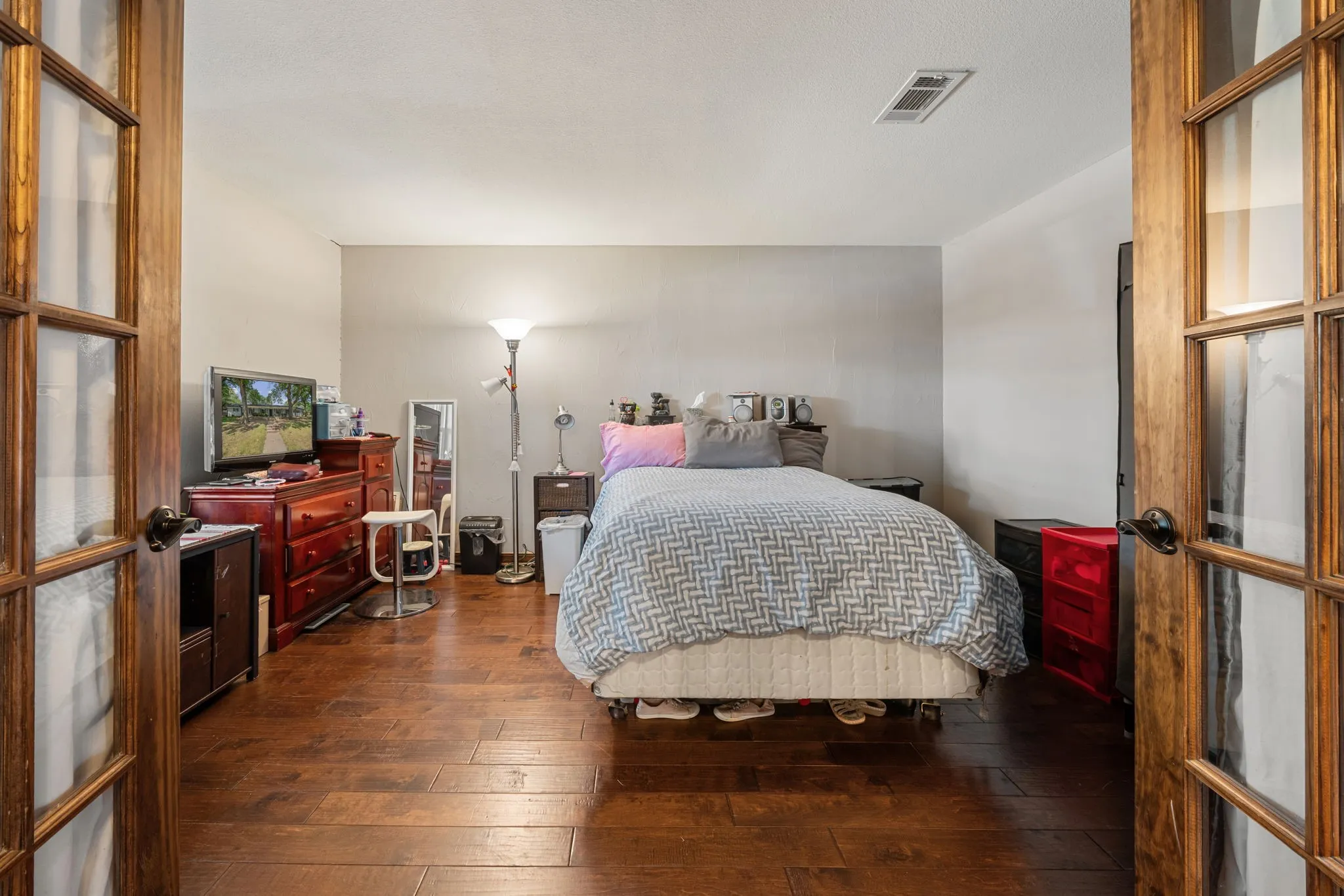 Single Family Residence For Sale in Grayson County , 1507 Greenbrier Drive, Sherman, Texas 75092, 4 Bedroom, 3 Bathroom, 2 Garage spaces, 2,880 Sqft, built in 1968, mls#21357861, Real Estate Agent in Sherman, Homes For Sale in Grayson county, Homes For Sale in Sherman, Realtor in Sherman Texas, Real Estate Brokerage Independent Realty Texas, Luminita Cordes Realtor
