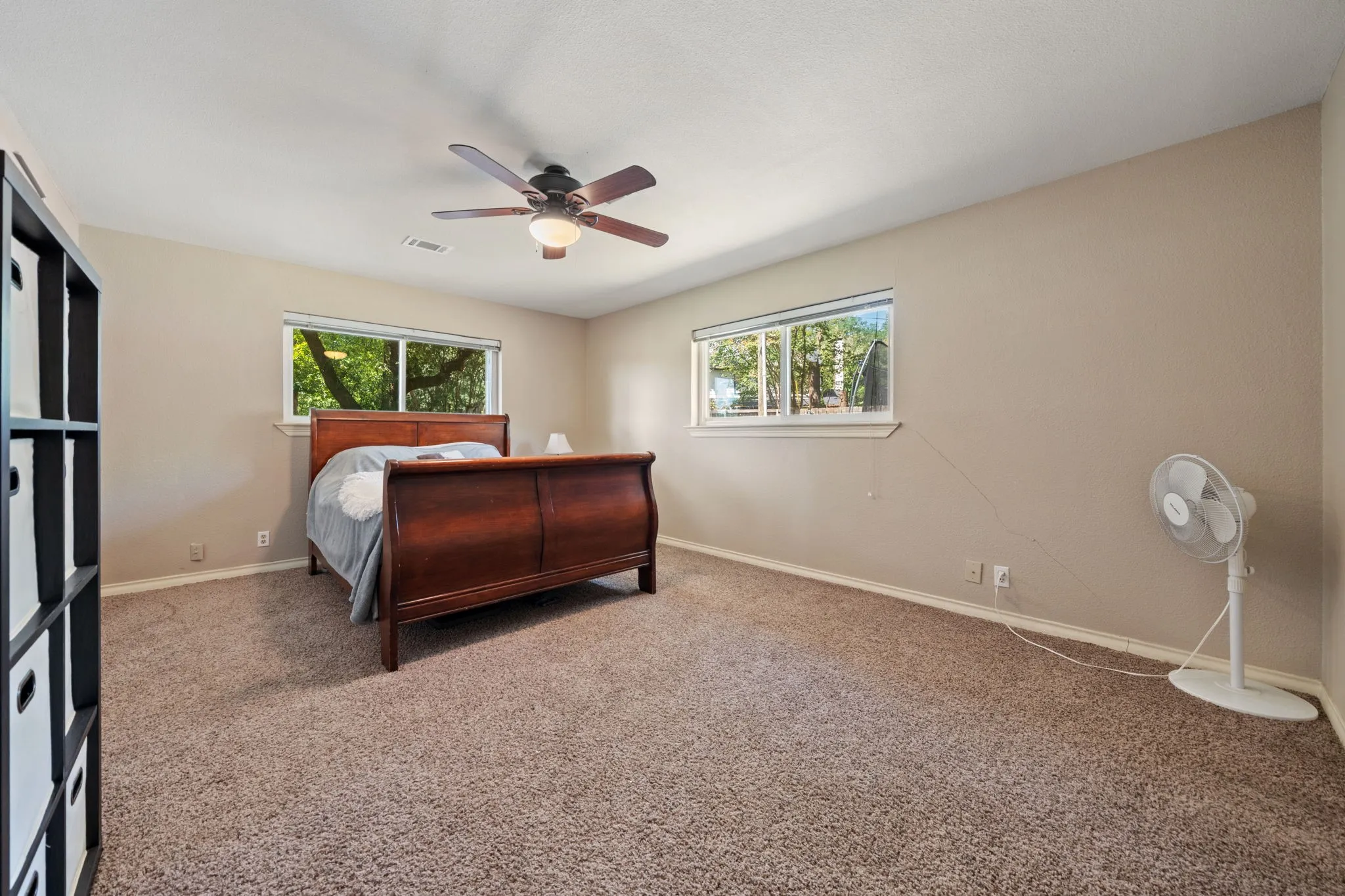 Single Family Residence For Sale in Grayson County , 1507 Greenbrier Drive, Sherman, Texas 75092, 4 Bedroom, 3 Bathroom, 2 Garage spaces, 2,880 Sqft, built in 1968, mls#21357861, Real Estate Agent in Sherman, Homes For Sale in Grayson county, Homes For Sale in Sherman, Realtor in Sherman Texas, Real Estate Brokerage Independent Realty Texas, Luminita Cordes Realtor