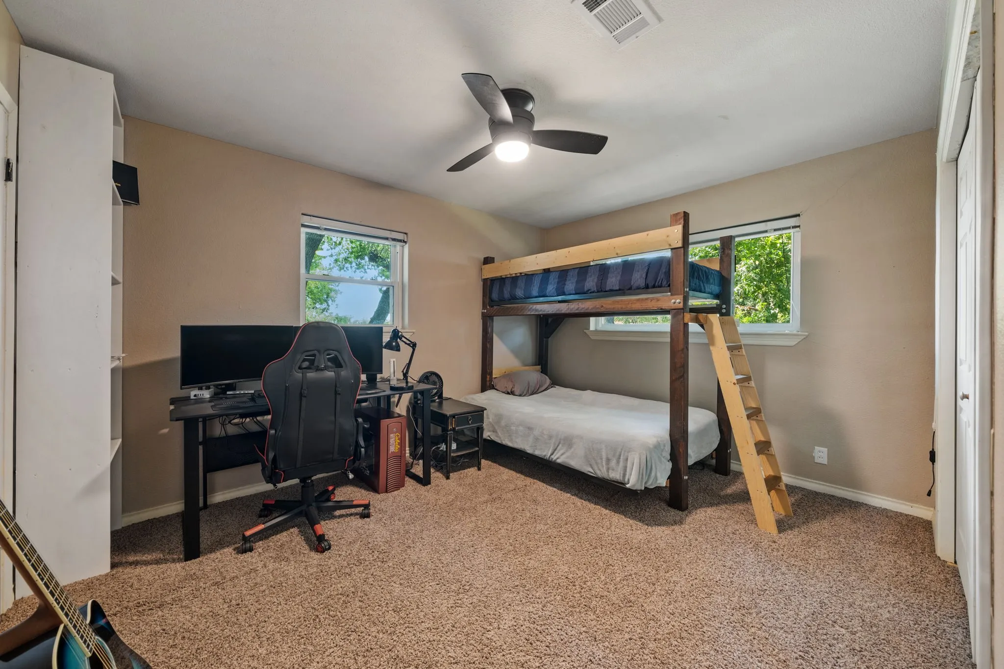 Single Family Residence For Sale in Grayson County , 1507 Greenbrier Drive, Sherman, Texas 75092, 4 Bedroom, 3 Bathroom, 2 Garage spaces, 2,880 Sqft, built in 1968, mls#21357861, Real Estate Agent in Sherman, Homes For Sale in Grayson county, Homes For Sale in Sherman, Realtor in Sherman Texas, Real Estate Brokerage Independent Realty Texas, Luminita Cordes Realtor
