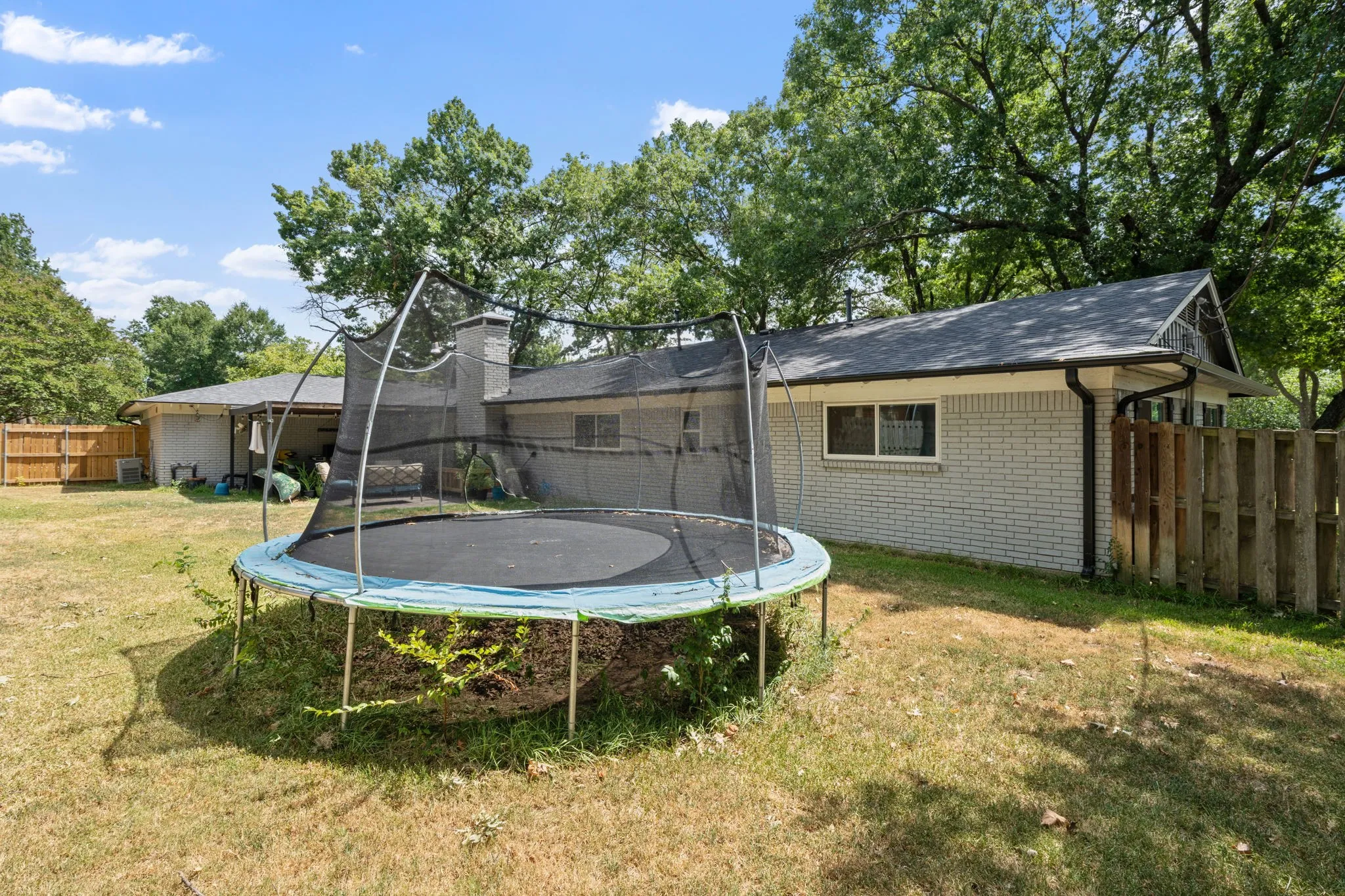 Single Family Residence For Sale in Grayson County , 1507 Greenbrier Drive, Sherman, Texas 75092, 4 Bedroom, 3 Bathroom, 2 Garage spaces, 2,880 Sqft, built in 1968, mls#21357861, Real Estate Agent in Sherman, Homes For Sale in Grayson county, Homes For Sale in Sherman, Realtor in Sherman Texas, Real Estate Brokerage Independent Realty Texas, Luminita Cordes Realtor