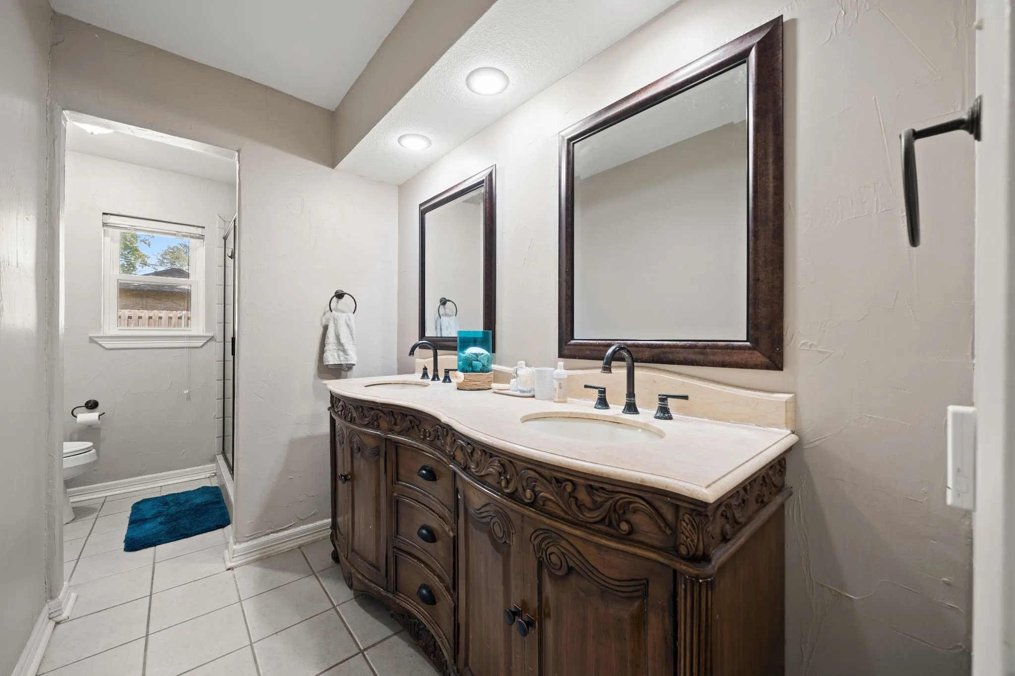Single Family Residence For Sale in Grayson County , 1507 Greenbrier Drive, Sherman, Texas 75092, 4 Bedroom, 3 Bathroom, 2 Garage spaces, 2,880 Sqft, built in 1968, mls#21357861, Real Estate Agent in Sherman, Homes For Sale in Grayson county, Homes For Sale in Sherman, Realtor in Sherman Texas, Real Estate Brokerage Independent Realty Texas, Luminita Cordes Realtor