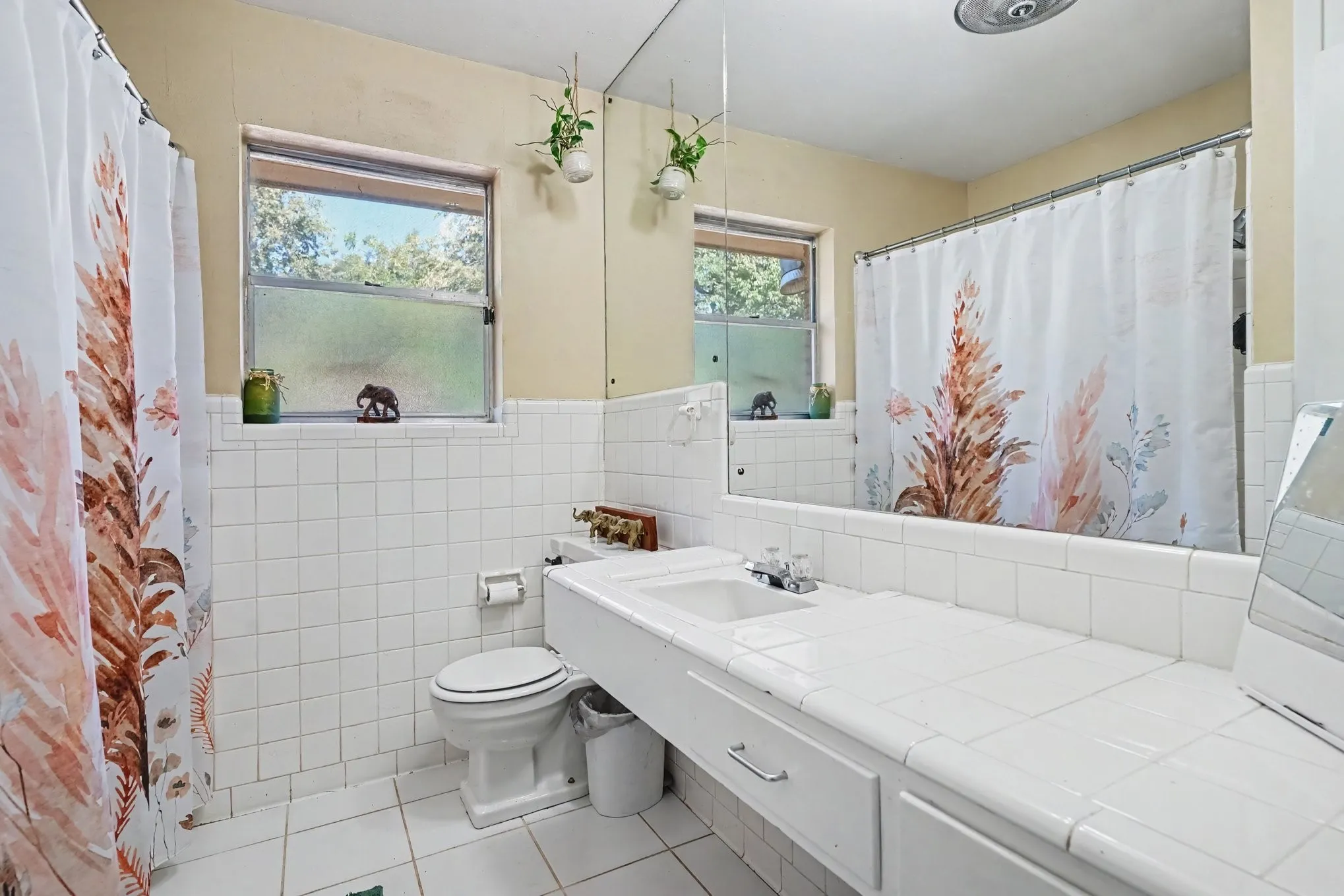 Single Family Residence For Sale in Tarrant County , 1553 Montclair Drive, Fort Worth, Texas 76103, 2 Bedroom, 2 Bathroom, 2 Garage spaces, 1,521 Sqft, built in 1960, Price $259,000, mls#21356831, Real Estate Agent in Fort Worth, Homes For Sale in Tarrant county, Homes For Sale in Fort Worth, Realtor in Fort Worth Texas, Real Estate Brokerage Independent Realty Texas, Luminita Cordes Realtor