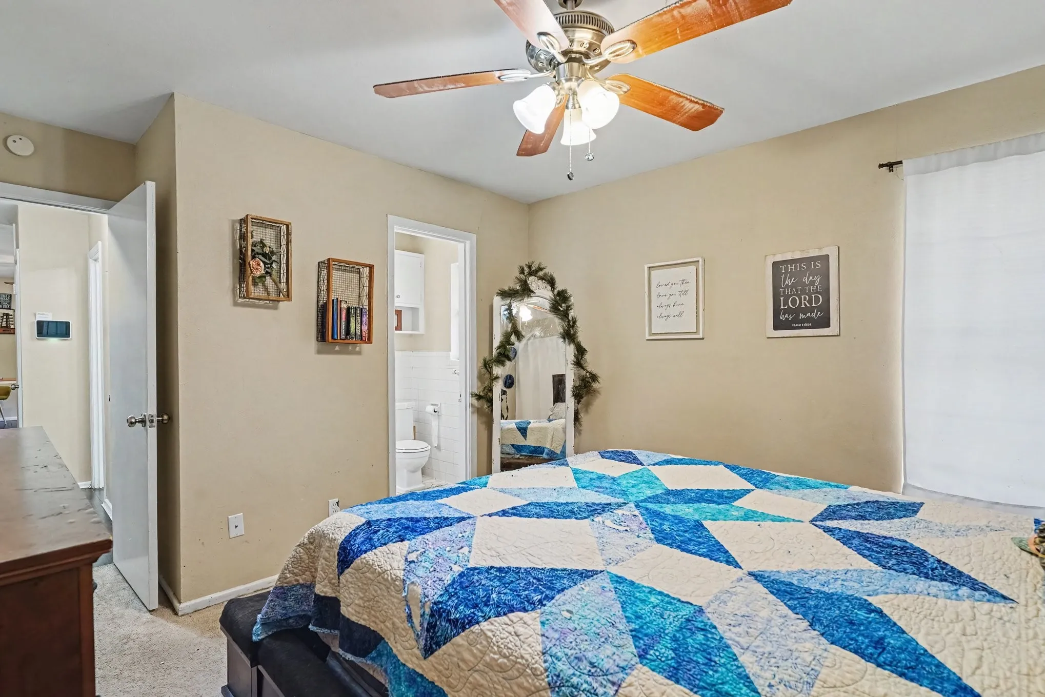 Single Family Residence For Sale in Tarrant County , 1553 Montclair Drive, Fort Worth, Texas 76103, 2 Bedroom, 2 Bathroom, 2 Garage spaces, 1,521 Sqft, built in 1960, Price $259,000, mls#21356831, Real Estate Agent in Fort Worth, Homes For Sale in Tarrant county, Homes For Sale in Fort Worth, Realtor in Fort Worth Texas, Real Estate Brokerage Independent Realty Texas, Luminita Cordes Realtor