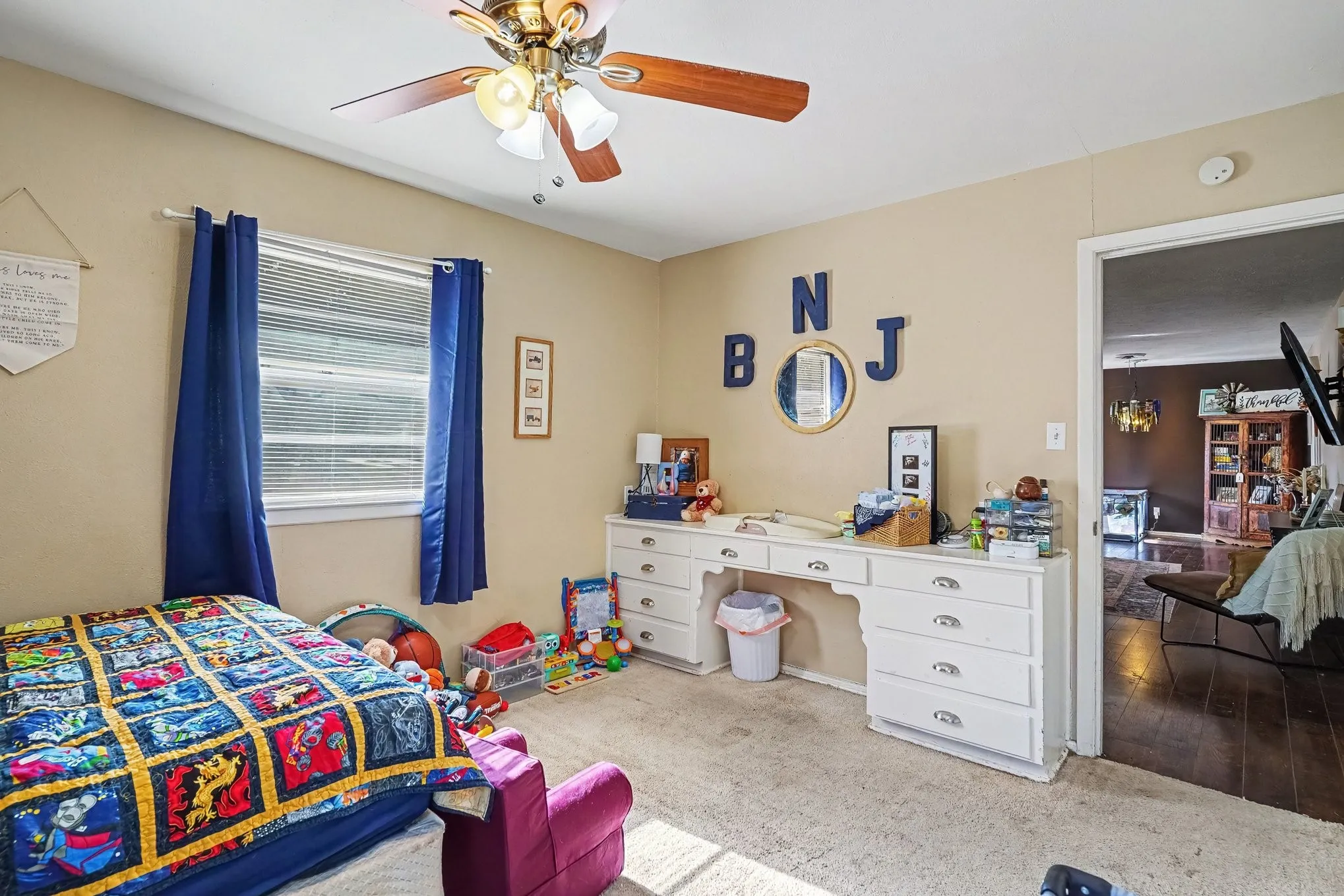 Single Family Residence For Sale in Tarrant County , 1553 Montclair Drive, Fort Worth, Texas 76103, 2 Bedroom, 2 Bathroom, 2 Garage spaces, 1,521 Sqft, built in 1960, Price $259,000, mls#21356831, Real Estate Agent in Fort Worth, Homes For Sale in Tarrant county, Homes For Sale in Fort Worth, Realtor in Fort Worth Texas, Real Estate Brokerage Independent Realty Texas, Luminita Cordes Realtor