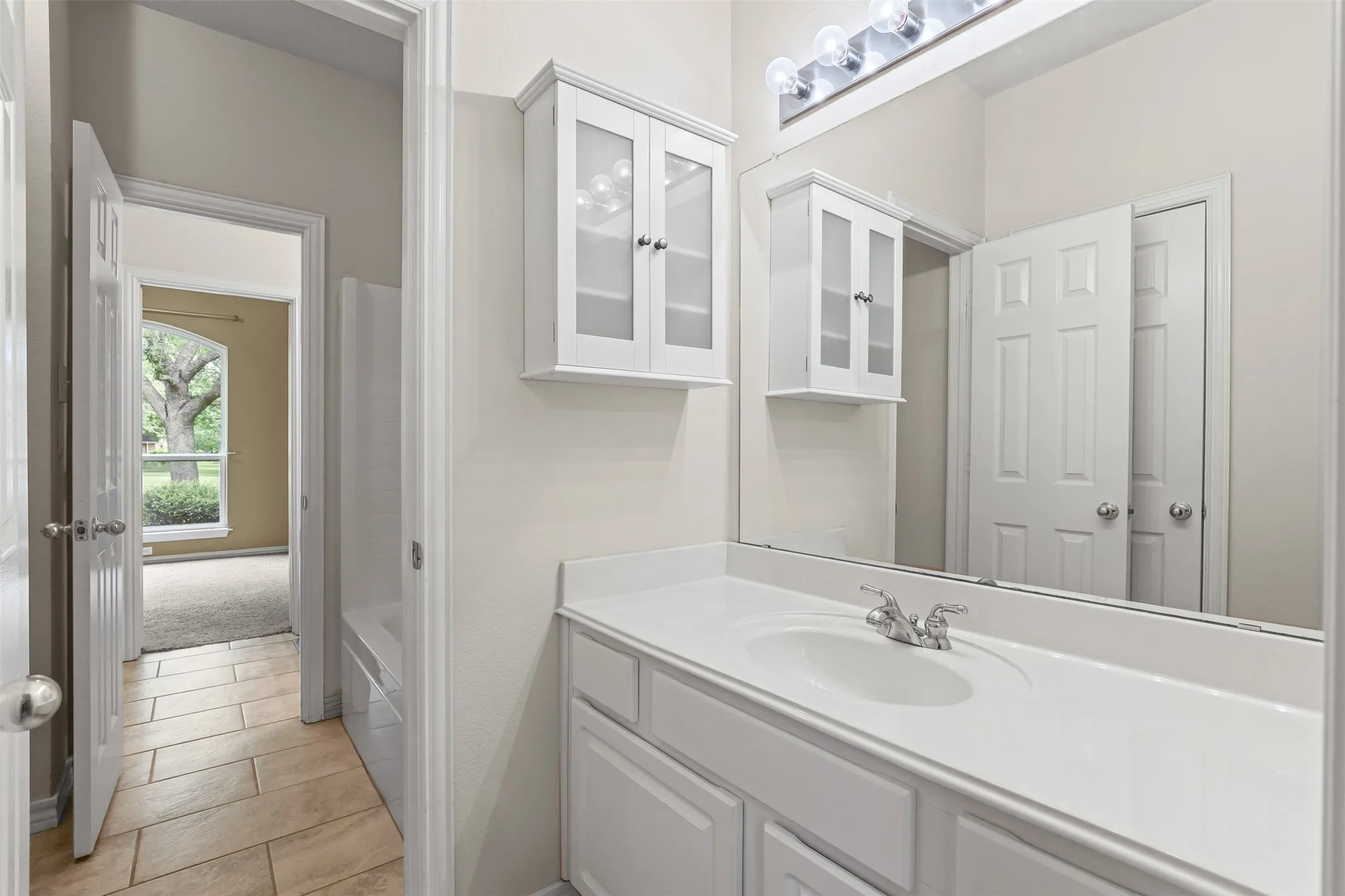 Single Family Residence For Rent in Johnson County , 1612 Twin Oaks Drive, Cleburne, Texas 76033, 3 Bedroom, 2 Bathroom, 3 Garage spaces, 1,962 Sqft, built in 1999, mls#21362787, Real Estate Agent in Cleburne, Homes For Rent in Johnson county, Homes For Rent in Cleburne, Realtor in Cleburne Texas, Real Estate Brokerage Independent Realty Texas, Luminita Cordes Realtor