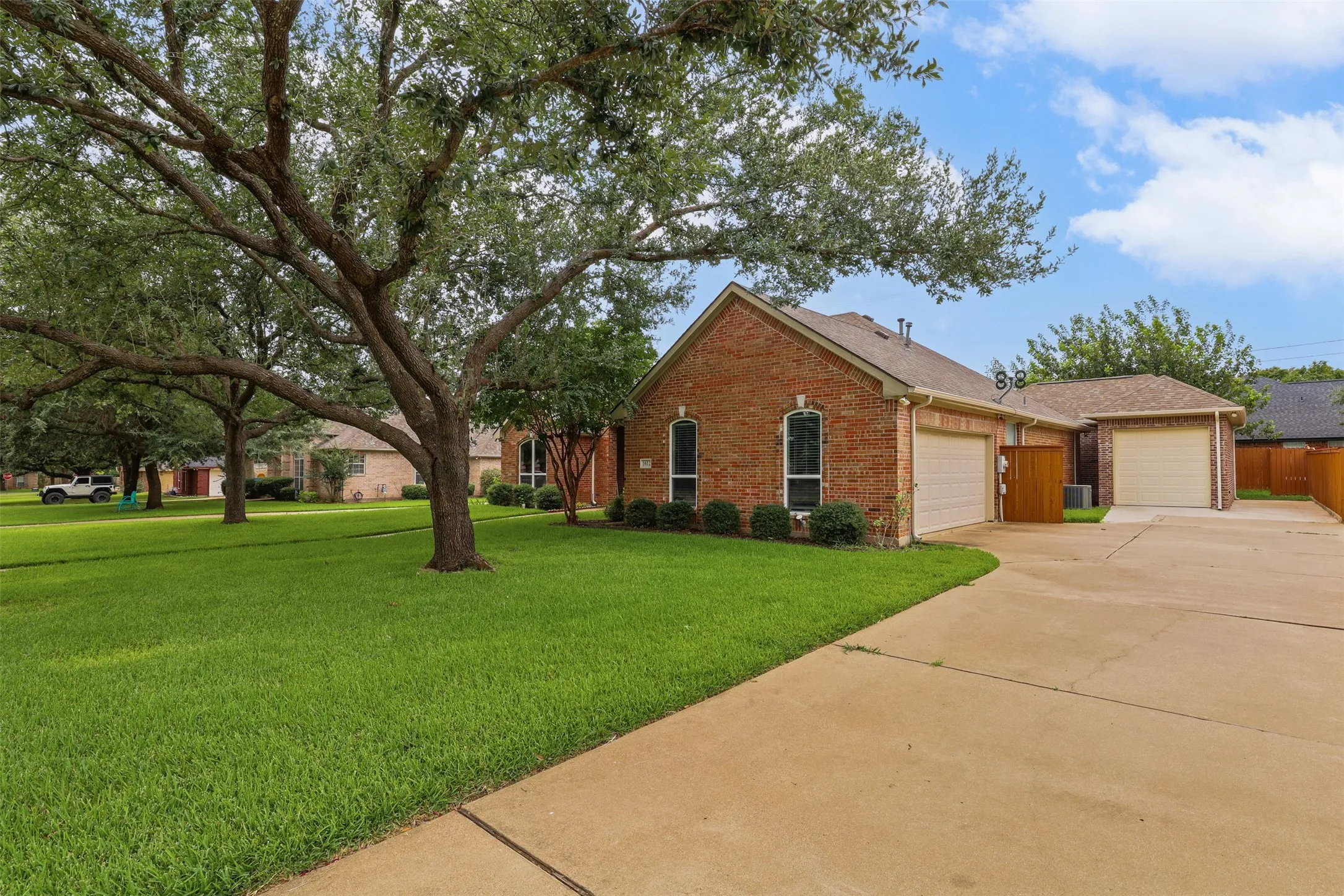 Single Family Residence For Rent in Johnson County , 1612 Twin Oaks Drive, Cleburne, Texas 76033, 3 Bedroom, 2 Bathroom, 3 Garage spaces, 1,962 Sqft, built in 1999, mls#21362787, Real Estate Agent in Cleburne, Homes For Rent in Johnson county, Homes For Rent in Cleburne, Realtor in Cleburne Texas, Real Estate Brokerage Independent Realty Texas, Luminita Cordes Realtor