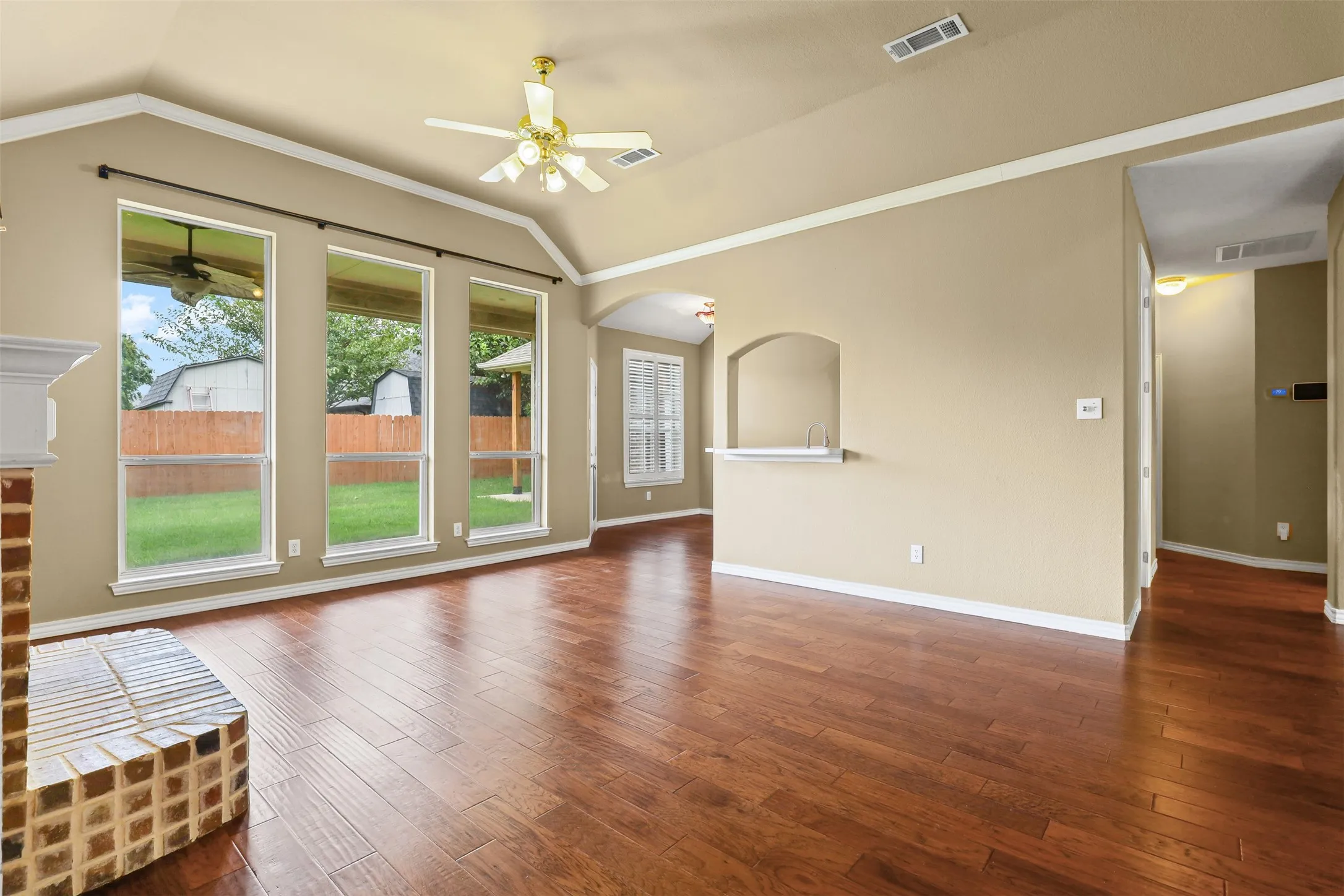 Single Family Residence For Rent in Johnson County , 1612 Twin Oaks Drive, Cleburne, Texas 76033, 3 Bedroom, 2 Bathroom, 3 Garage spaces, 1,962 Sqft, built in 1999, mls#21362787, Real Estate Agent in Cleburne, Homes For Rent in Johnson county, Homes For Rent in Cleburne, Realtor in Cleburne Texas, Real Estate Brokerage Independent Realty Texas, Luminita Cordes Realtor