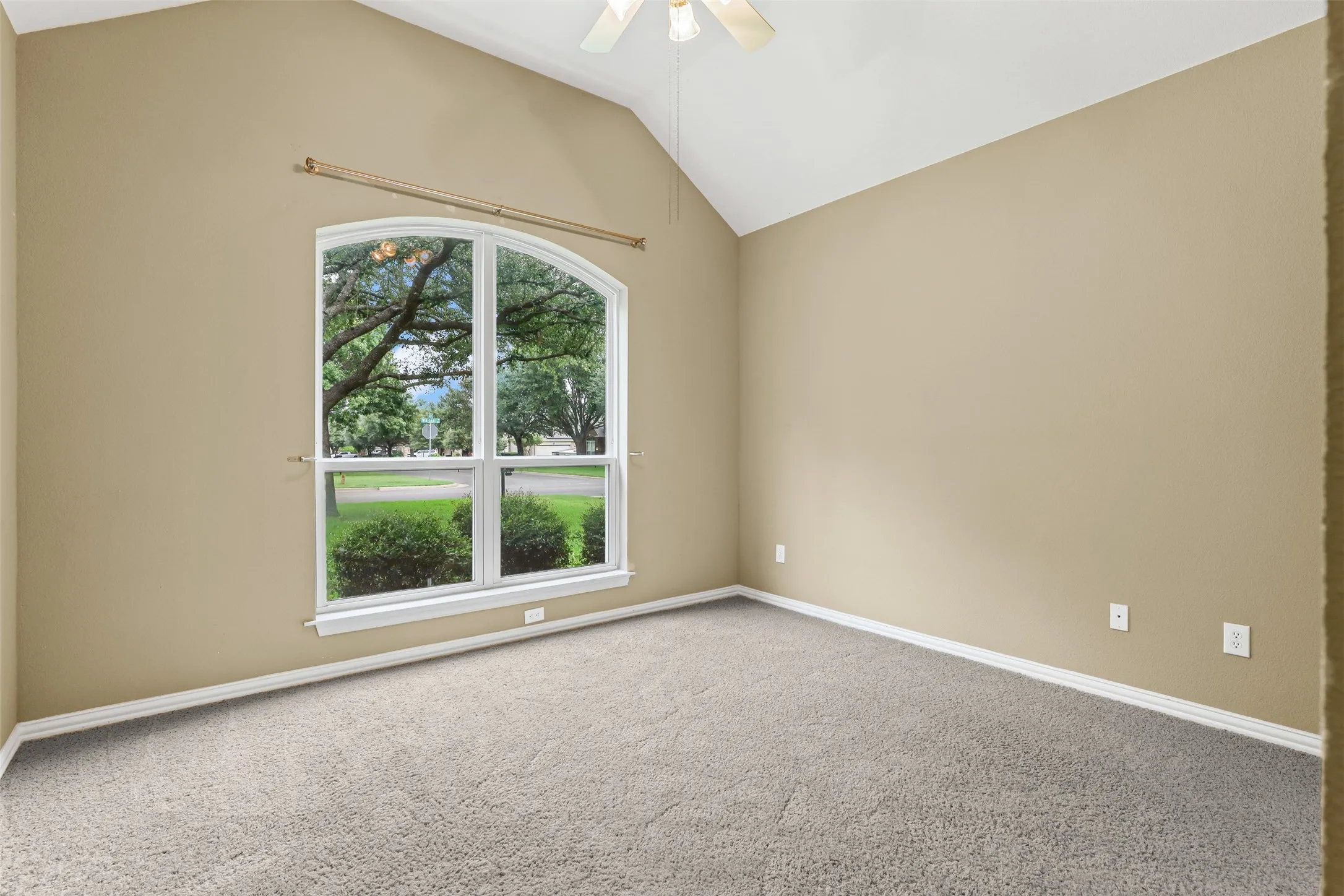 Single Family Residence For Rent in Johnson County , 1612 Twin Oaks Drive, Cleburne, Texas 76033, 3 Bedroom, 2 Bathroom, 3 Garage spaces, 1,962 Sqft, built in 1999, mls#21362787, Real Estate Agent in Cleburne, Homes For Rent in Johnson county, Homes For Rent in Cleburne, Realtor in Cleburne Texas, Real Estate Brokerage Independent Realty Texas, Luminita Cordes Realtor