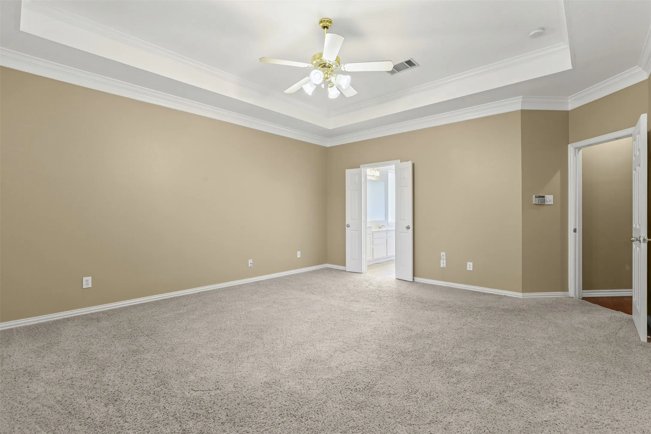 Single Family Residence For Rent in Johnson County , 1612 Twin Oaks Drive, Cleburne, Texas 76033, 3 Bedroom, 2 Bathroom, 3 Garage spaces, 1,962 Sqft, built in 1999, mls#21362787, Real Estate Agent in Cleburne, Homes For Rent in Johnson county, Homes For Rent in Cleburne, Realtor in Cleburne Texas, Real Estate Brokerage Independent Realty Texas, Luminita Cordes Realtor