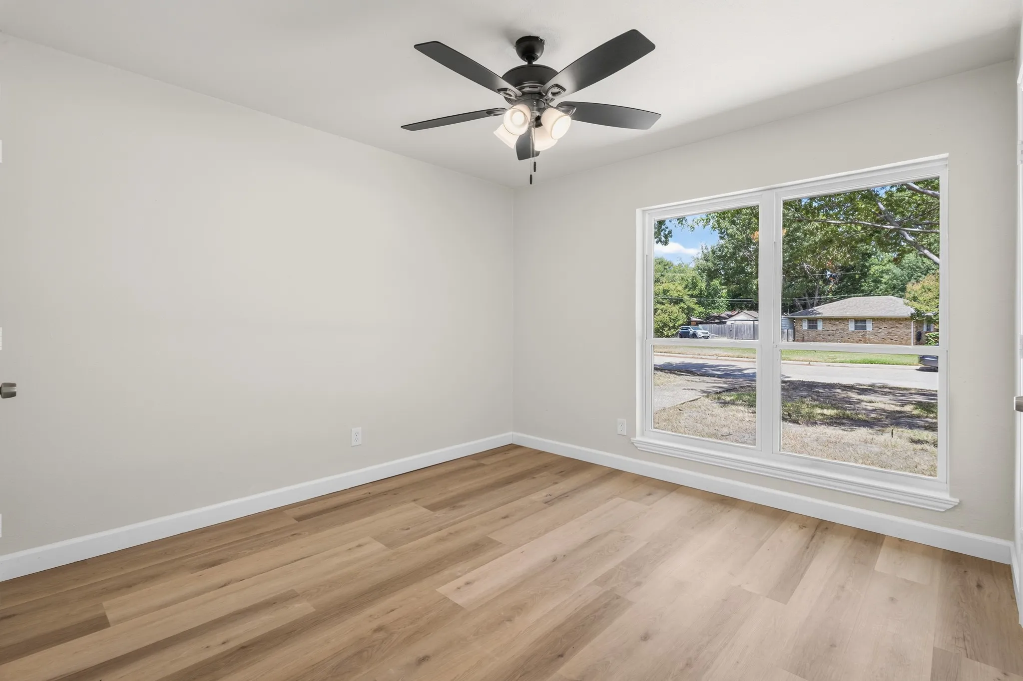 Single Family Residence For Sale in Dallas County , 729 Surrey Circle, Grand Prairie, Texas 75050, 4 Bedroom, 3 Bathroom, 2 Garage spaces, 2,385 Sqft, built in 1967, mls#21362841, Real Estate Agent in Grand Prairie, Homes For Sale in Dallas county, Homes For Sale in Grand Prairie, Realtor in Grand Prairie Texas, Real Estate Brokerage Independent Realty Texas, Luminita Cordes Realtor