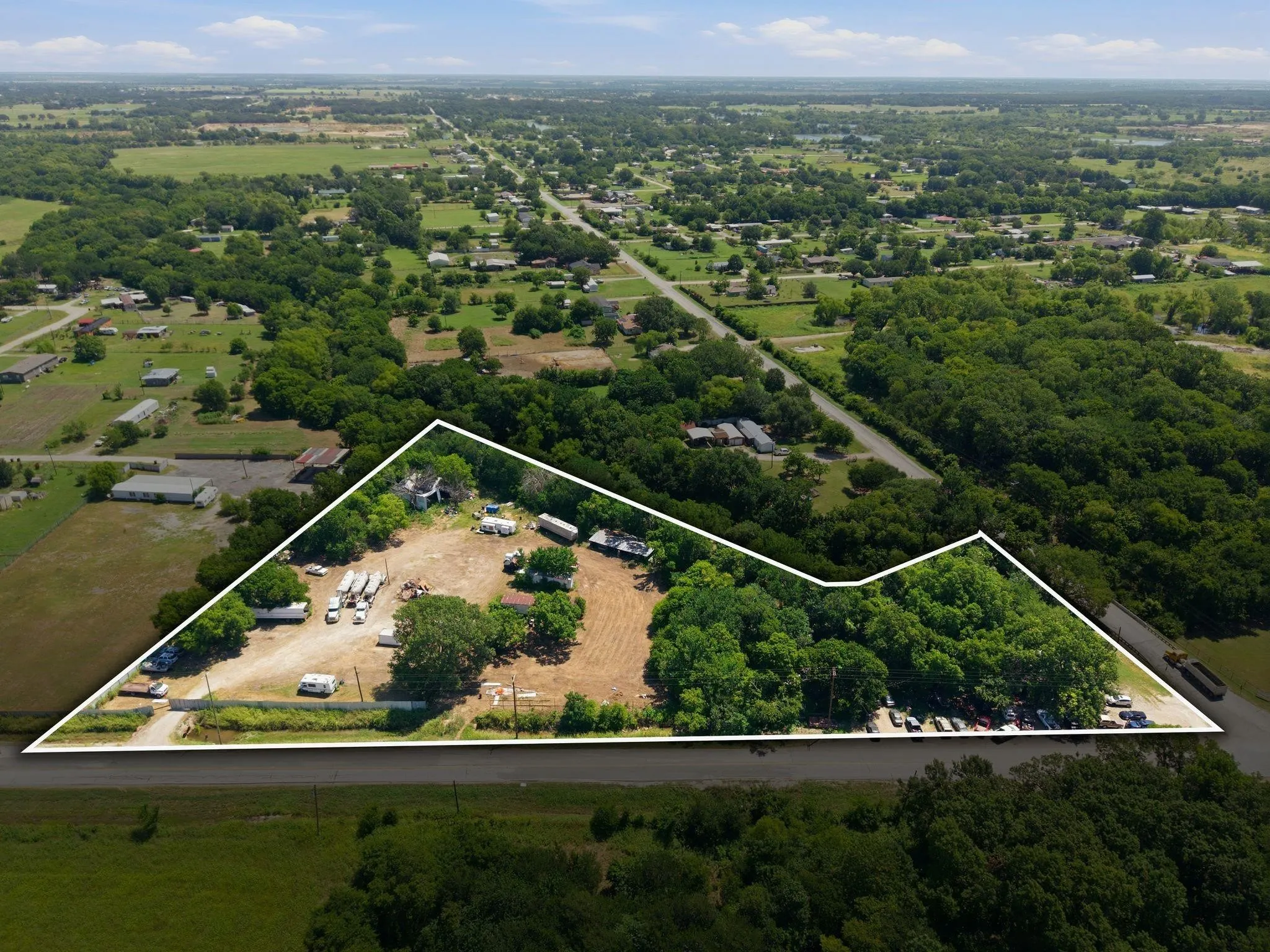 Retail For Rent in Dallas County , 3212 Bilindsay Road, Combine, Texas 75159, 0, 0, Garage spaces, 0 Sqft, built in 1940, mls#21362842, Real Estate Agent in Combine, Homes For Rent in Dallas county, Homes For Rent in Combine, Realtor in Combine Texas, Real Estate Brokerage Independent Realty Texas, Luminita Cordes Realtor