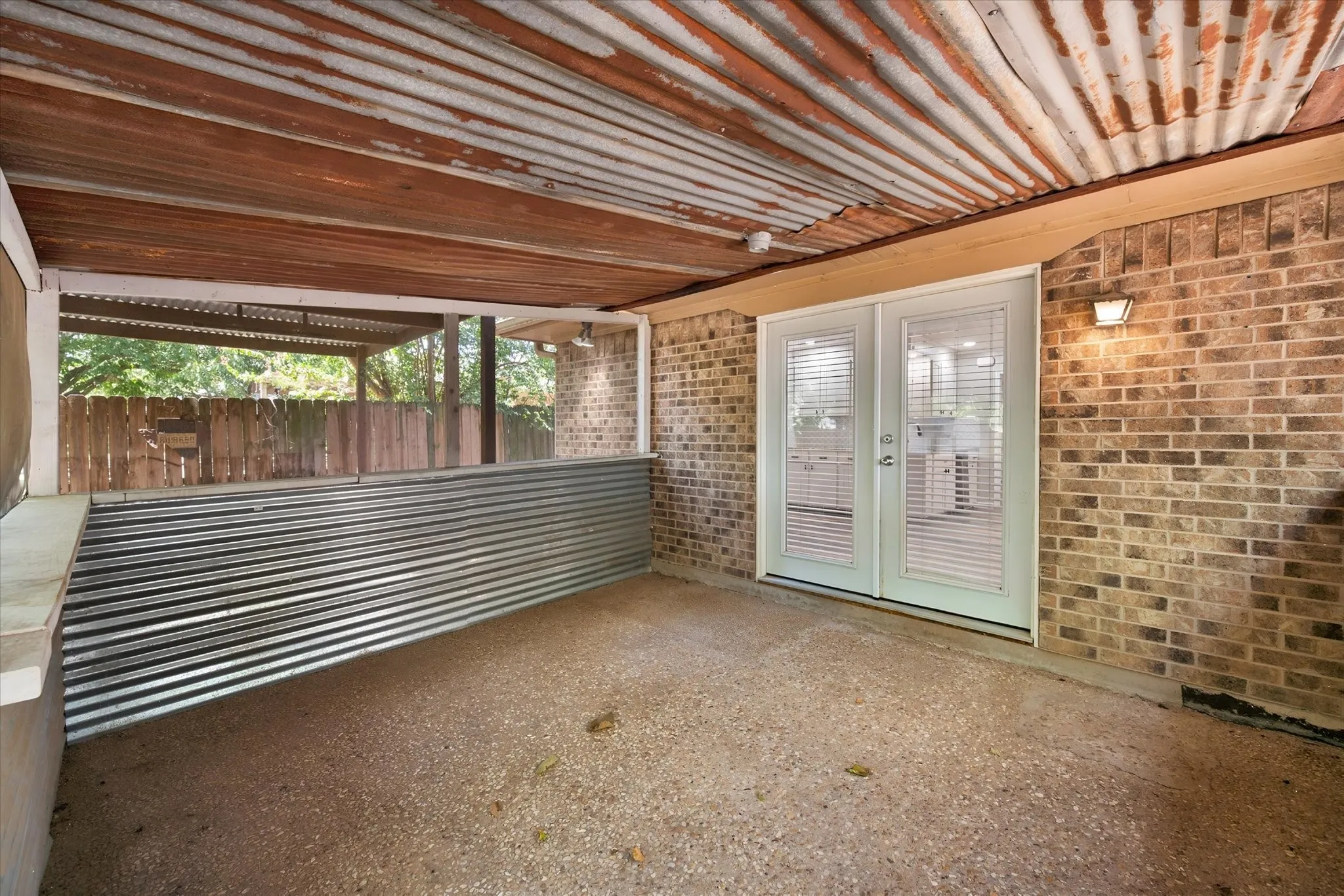 Single Family Residence For Sale in Navarro County , 401 Hutson Drive, Corsicana, Texas 75110, 3 Bedroom, 2 Bathroom, Garage spaces, 1,984 Sqft, built in 1974, mls#21360581, Real Estate Agent in Corsicana, Homes For Sale in Navarro county, Homes For Sale in Corsicana, Realtor in Corsicana Texas, Real Estate Brokerage Independent Realty Texas, Luminita Cordes Realtor