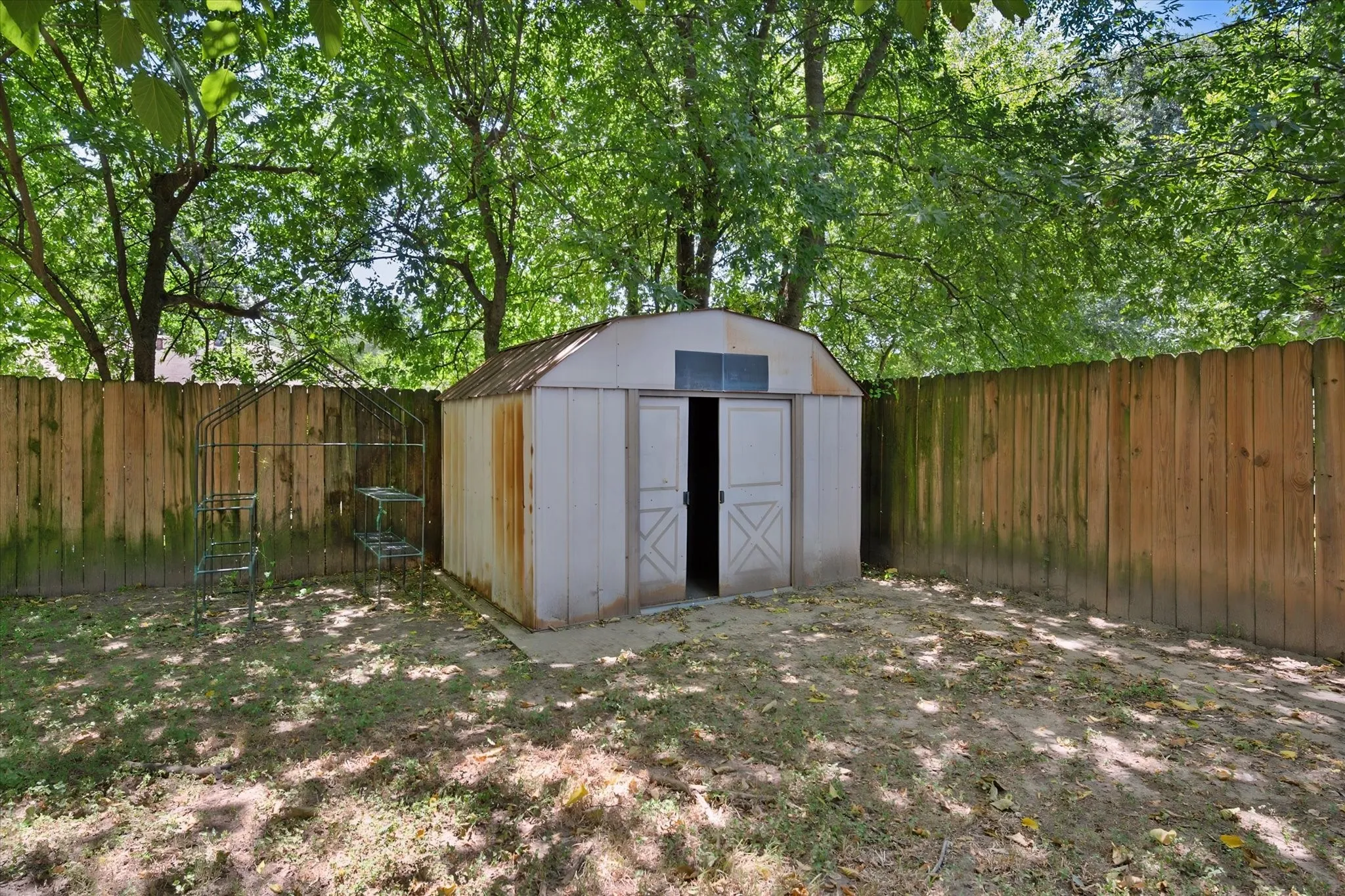 Single Family Residence For Sale in Navarro County , 401 Hutson Drive, Corsicana, Texas 75110, 3 Bedroom, 2 Bathroom, Garage spaces, 1,984 Sqft, built in 1974, mls#21360581, Real Estate Agent in Corsicana, Homes For Sale in Navarro county, Homes For Sale in Corsicana, Realtor in Corsicana Texas, Real Estate Brokerage Independent Realty Texas, Luminita Cordes Realtor