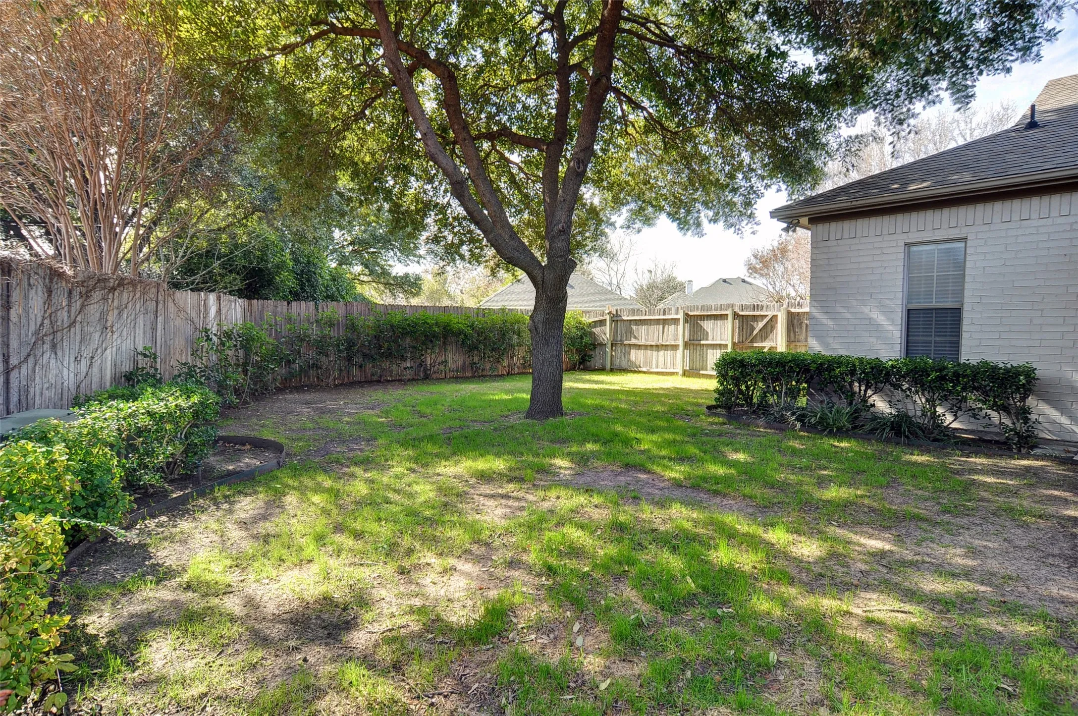 Duplex For Sale in Tarrant County , 6623 Waterwood Trail, Benbrook, Texas 76132, 4 Bedroom, 4 Bathroom, 2 Garage spaces, 0 Sqft, built in 1996, mls#21362854, Real Estate Agent in Benbrook, Homes For Sale in Tarrant county, Homes For Sale in Benbrook, Realtor in Benbrook Texas, Real Estate Brokerage Independent Realty Texas, Luminita Cordes Realtor