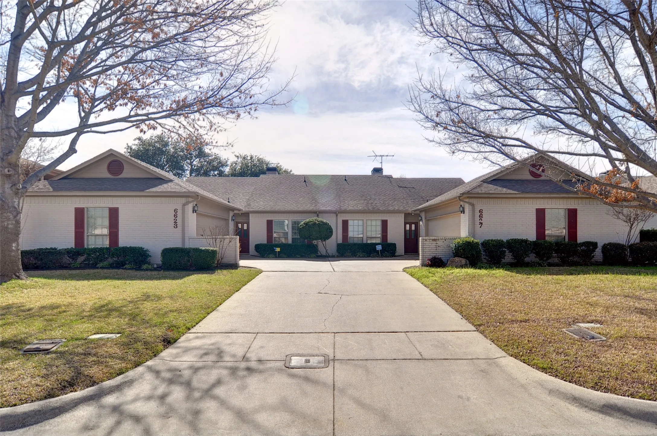 Duplex For Sale in Tarrant County , 6623 Waterwood Trail, Benbrook, Texas 76132, 4 Bedroom, 4 Bathroom, 2 Garage spaces, 0 Sqft, built in 1996, mls#21362854, Real Estate Agent in Benbrook, Homes For Sale in Tarrant county, Homes For Sale in Benbrook, Realtor in Benbrook Texas, Real Estate Brokerage Independent Realty Texas, Luminita Cordes Realtor