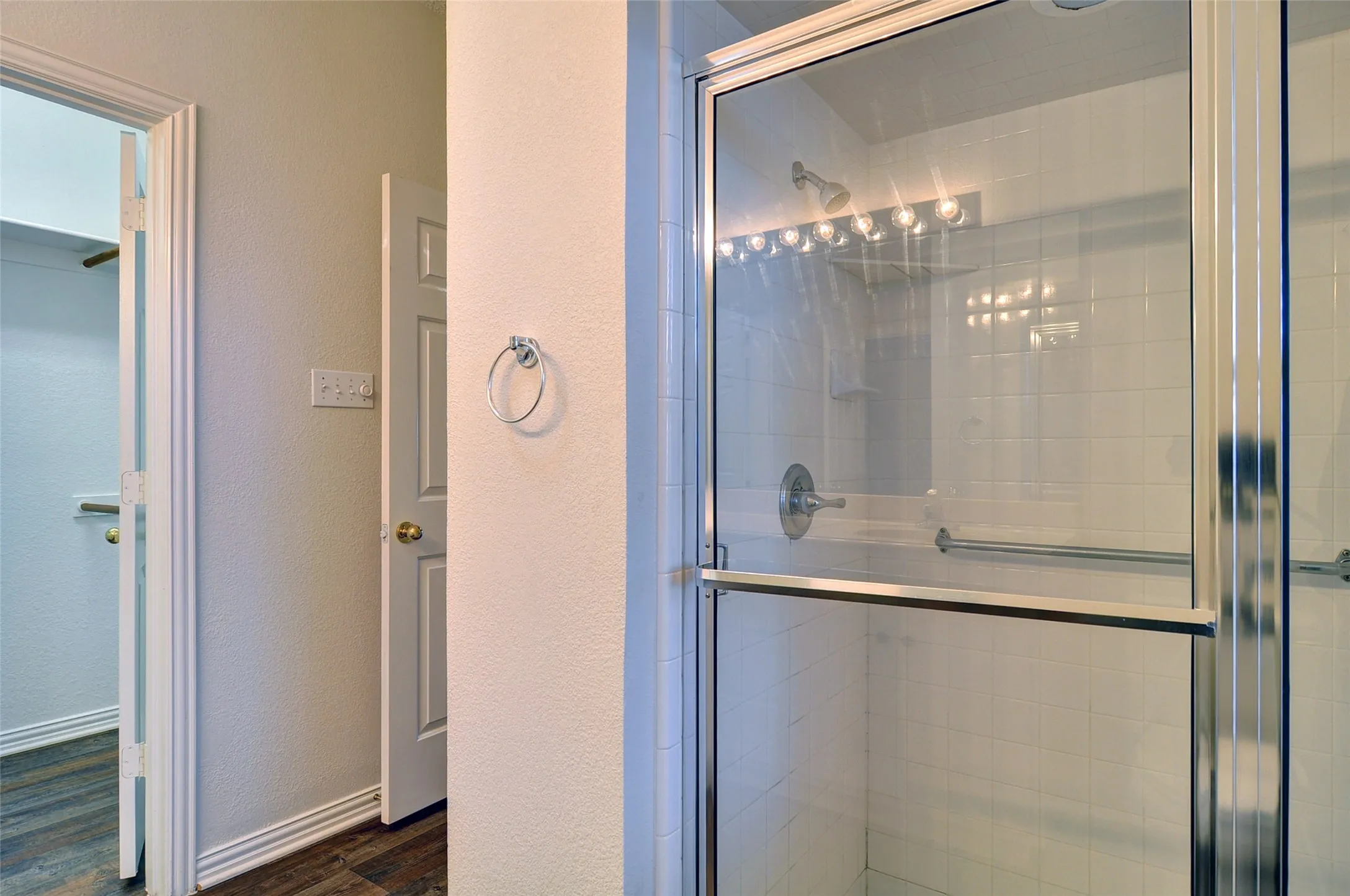 Duplex For Sale in Tarrant County , 6623 Waterwood Trail, Benbrook, Texas 76132, 4 Bedroom, 4 Bathroom, 2 Garage spaces, 0 Sqft, built in 1996, mls#21362854, Real Estate Agent in Benbrook, Homes For Sale in Tarrant county, Homes For Sale in Benbrook, Realtor in Benbrook Texas, Real Estate Brokerage Independent Realty Texas, Luminita Cordes Realtor