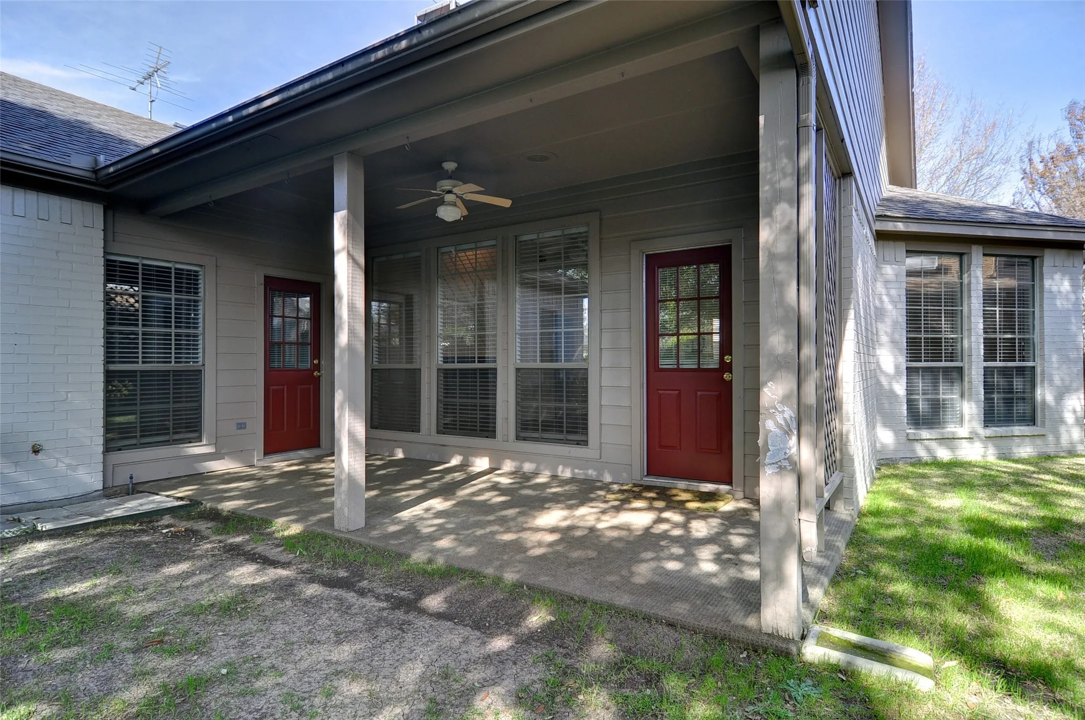 Duplex For Sale in Tarrant County , 6623 Waterwood Trail, Benbrook, Texas 76132, 4 Bedroom, 4 Bathroom, 2 Garage spaces, 0 Sqft, built in 1996, mls#21362854, Real Estate Agent in Benbrook, Homes For Sale in Tarrant county, Homes For Sale in Benbrook, Realtor in Benbrook Texas, Real Estate Brokerage Independent Realty Texas, Luminita Cordes Realtor