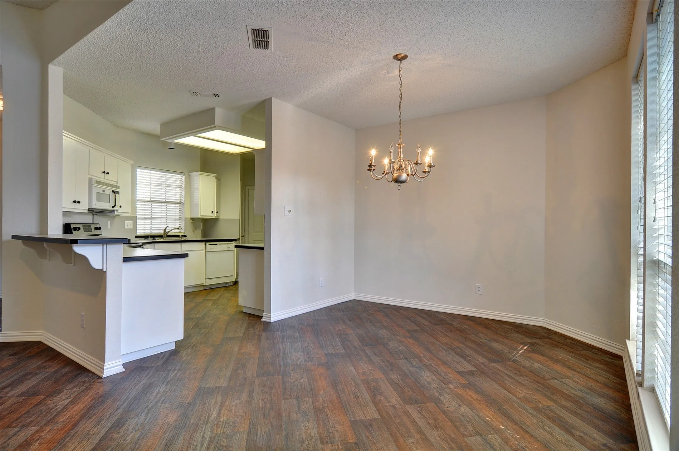 Duplex For Sale in Tarrant County , 6623 Waterwood Trail, Benbrook, Texas 76132, 4 Bedroom, 4 Bathroom, 2 Garage spaces, 0 Sqft, built in 1996, mls#21362854, Real Estate Agent in Benbrook, Homes For Sale in Tarrant county, Homes For Sale in Benbrook, Realtor in Benbrook Texas, Real Estate Brokerage Independent Realty Texas, Luminita Cordes Realtor