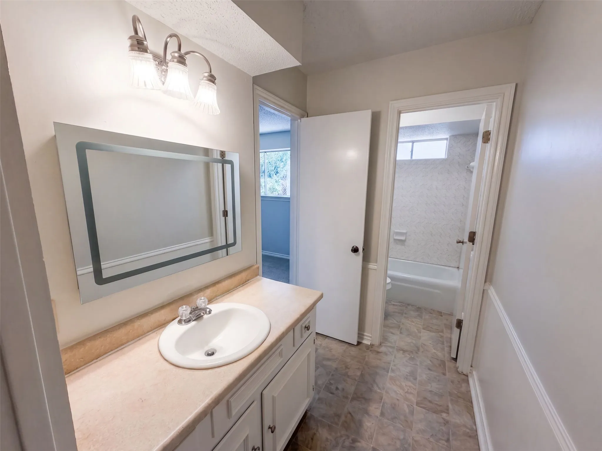 Single Family Residence For Sale in Dallas County , 4824 Berridge Lane, Dallas, Texas 75227, 2 Bedroom, 2 Bathroom, 2 Garage spaces, 1,530 Sqft, built in 1972, mls#21362853, Real Estate Agent in Dallas, Homes For Sale in Dallas county, Homes For Sale in Dallas, Realtor in Dallas Texas, Real Estate Brokerage Independent Realty Texas, Luminita Cordes Realtor