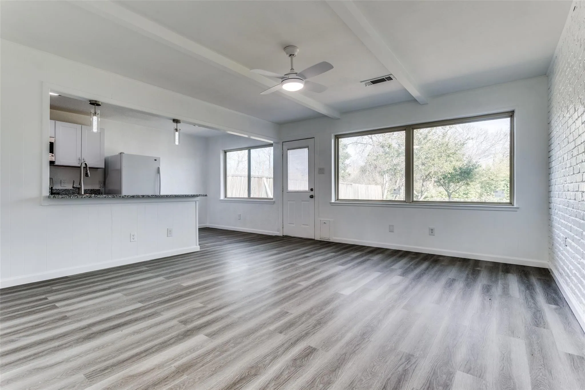 Single Family Residence For Rent in Dallas County , 1606 W Shore Drive, Richardson, Texas 75080, 4 Bedroom, 3 Bathroom, Garage spaces, 1,460 Sqft, built in 1963, mls#21362503, Real Estate Agent in Richardson, Homes For Rent in Dallas county, Homes For Rent in Richardson, Realtor in Richardson Texas, Real Estate Brokerage Independent Realty Texas, Luminita Cordes Realtor