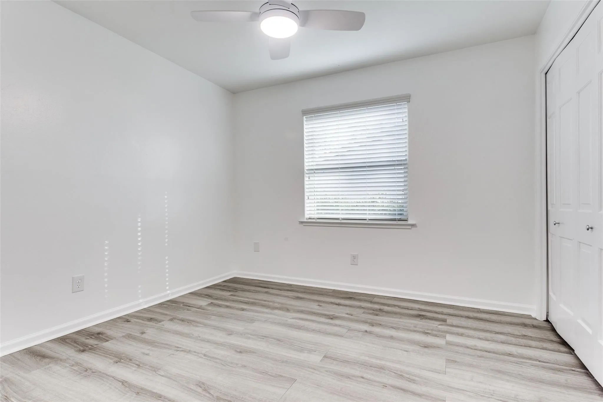 Single Family Residence For Rent in Dallas County , 1606 W Shore Drive, Richardson, Texas 75080, 4 Bedroom, 3 Bathroom, Garage spaces, 1,460 Sqft, built in 1963, mls#21362503, Real Estate Agent in Richardson, Homes For Rent in Dallas county, Homes For Rent in Richardson, Realtor in Richardson Texas, Real Estate Brokerage Independent Realty Texas, Luminita Cordes Realtor