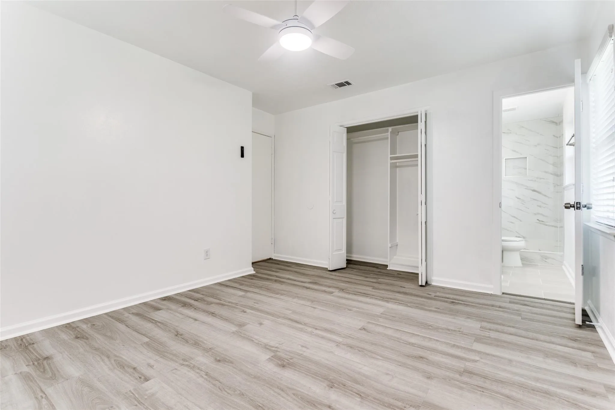Single Family Residence For Rent in Dallas County , 1606 W Shore Drive, Richardson, Texas 75080, 4 Bedroom, 3 Bathroom, Garage spaces, 1,460 Sqft, built in 1963, mls#21362503, Real Estate Agent in Richardson, Homes For Rent in Dallas county, Homes For Rent in Richardson, Realtor in Richardson Texas, Real Estate Brokerage Independent Realty Texas, Luminita Cordes Realtor