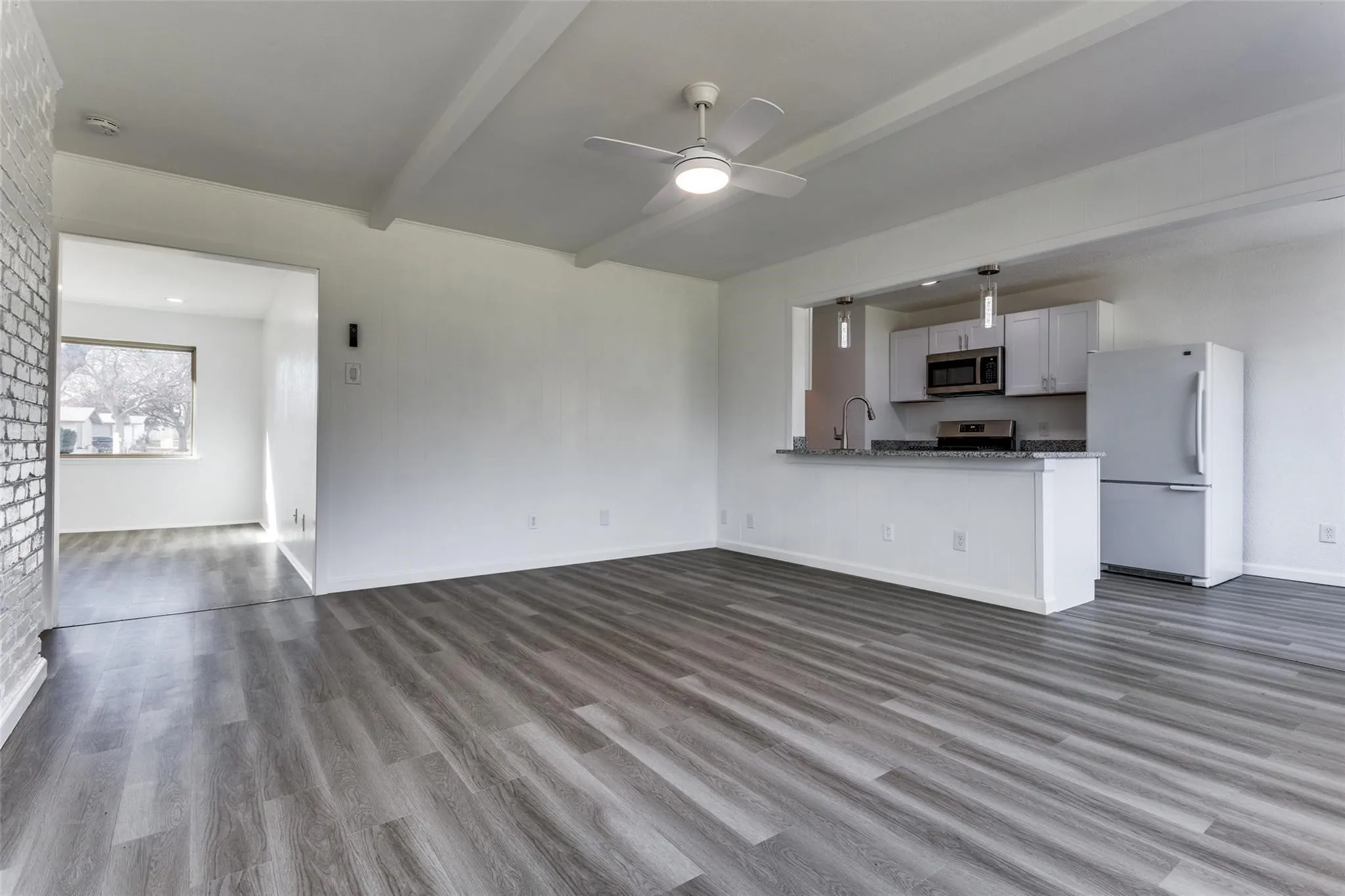 Single Family Residence For Rent in Dallas County , 1606 W Shore Drive, Richardson, Texas 75080, 4 Bedroom, 3 Bathroom, Garage spaces, 1,460 Sqft, built in 1963, mls#21362503, Real Estate Agent in Richardson, Homes For Rent in Dallas county, Homes For Rent in Richardson, Realtor in Richardson Texas, Real Estate Brokerage Independent Realty Texas, Luminita Cordes Realtor