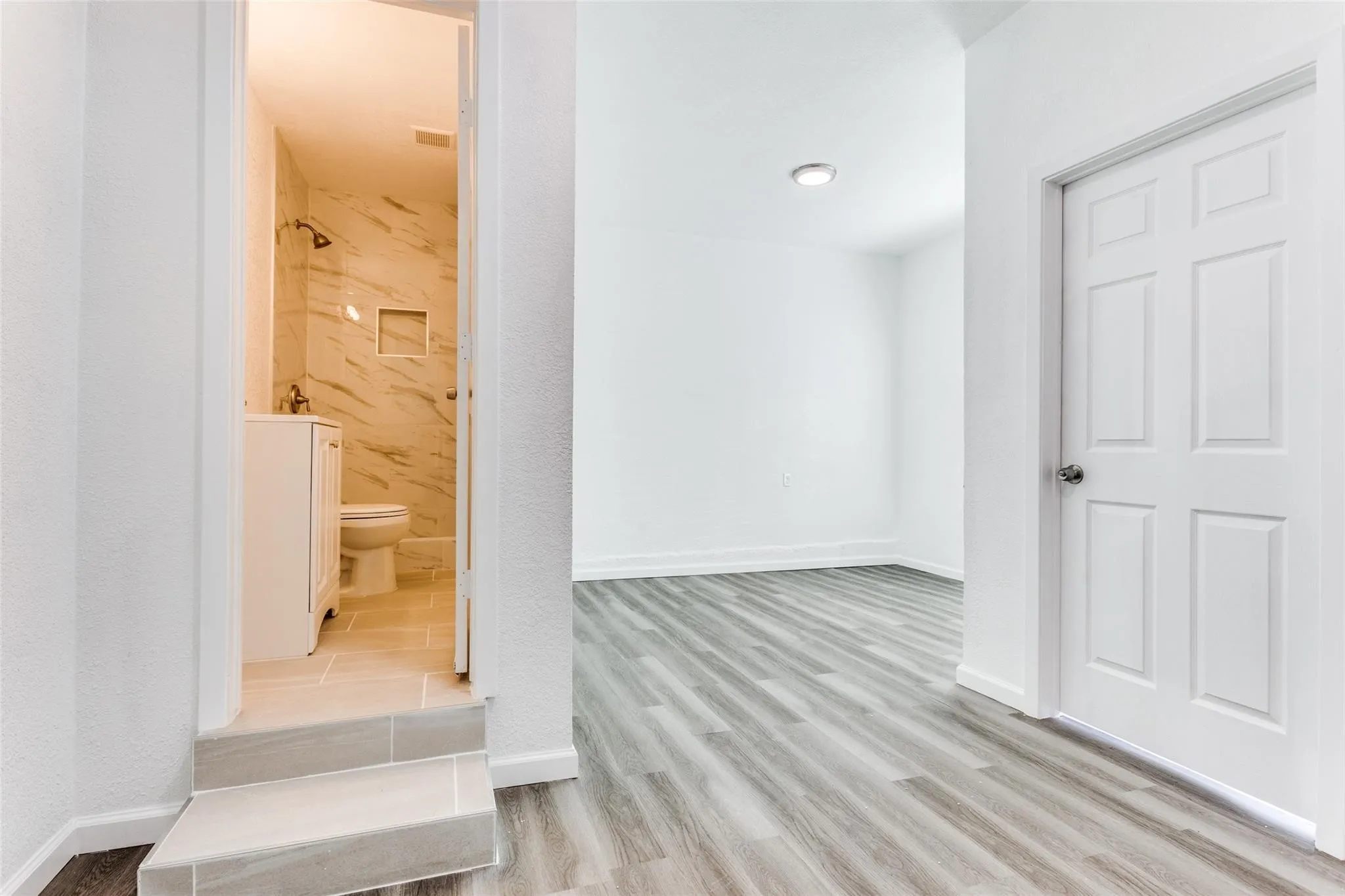 Single Family Residence For Rent in Dallas County , 1606 W Shore Drive, Richardson, Texas 75080, 4 Bedroom, 3 Bathroom, Garage spaces, 1,460 Sqft, built in 1963, mls#21362503, Real Estate Agent in Richardson, Homes For Rent in Dallas county, Homes For Rent in Richardson, Realtor in Richardson Texas, Real Estate Brokerage Independent Realty Texas, Luminita Cordes Realtor