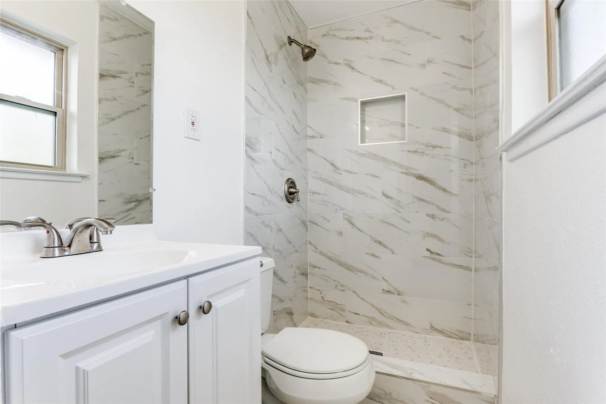 Single Family Residence For Rent in Dallas County , 1606 W Shore Drive, Richardson, Texas 75080, 4 Bedroom, 3 Bathroom, Garage spaces, 1,460 Sqft, built in 1963, mls#21362503, Real Estate Agent in Richardson, Homes For Rent in Dallas county, Homes For Rent in Richardson, Realtor in Richardson Texas, Real Estate Brokerage Independent Realty Texas, Luminita Cordes Realtor