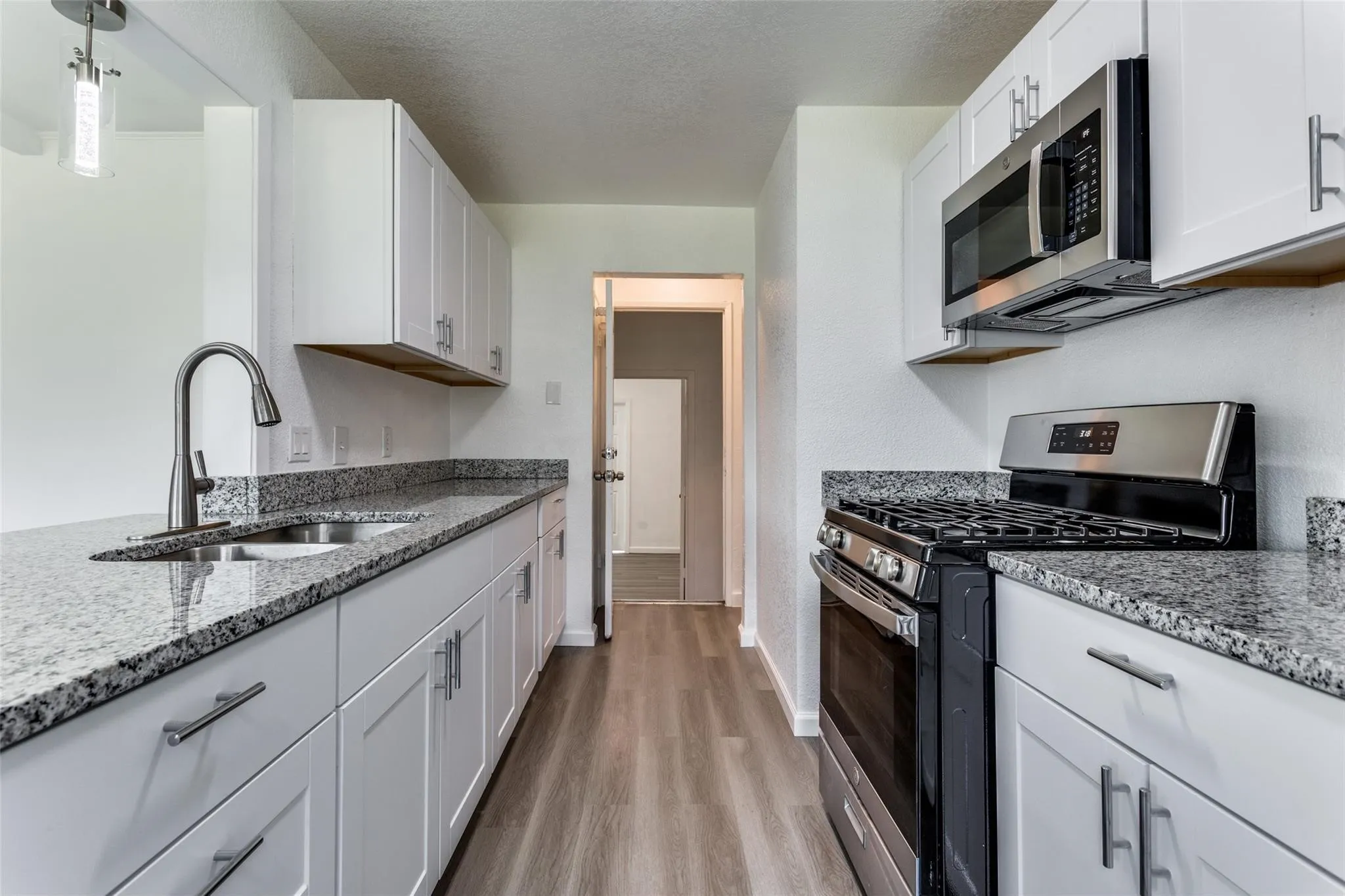 Single Family Residence For Rent in Dallas County , 1606 W Shore Drive, Richardson, Texas 75080, 4 Bedroom, 3 Bathroom, Garage spaces, 1,460 Sqft, built in 1963, mls#21362503, Real Estate Agent in Richardson, Homes For Rent in Dallas county, Homes For Rent in Richardson, Realtor in Richardson Texas, Real Estate Brokerage Independent Realty Texas, Luminita Cordes Realtor
