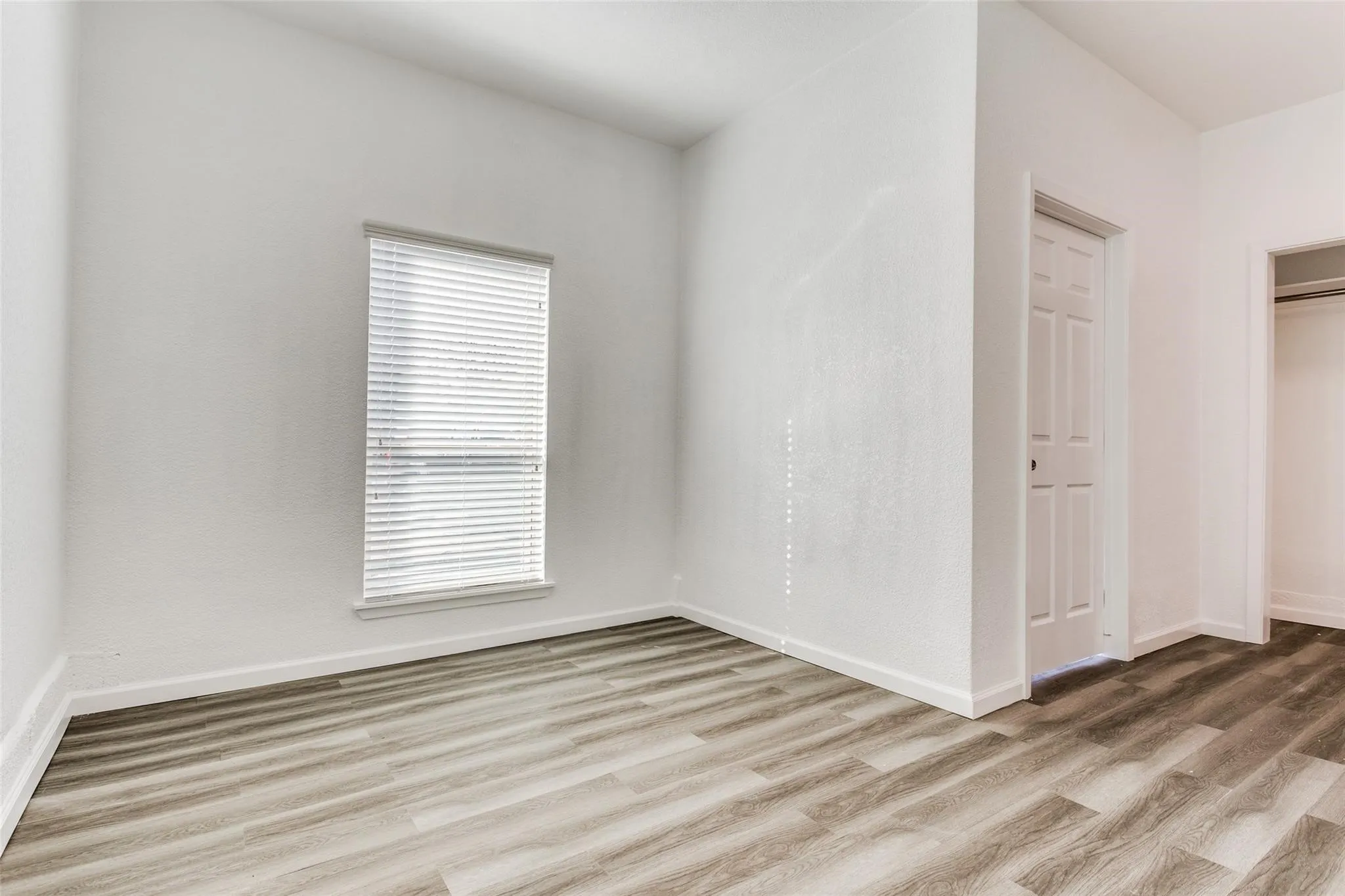 Single Family Residence For Rent in Dallas County , 1606 W Shore Drive, Richardson, Texas 75080, 4 Bedroom, 3 Bathroom, Garage spaces, 1,460 Sqft, built in 1963, mls#21362503, Real Estate Agent in Richardson, Homes For Rent in Dallas county, Homes For Rent in Richardson, Realtor in Richardson Texas, Real Estate Brokerage Independent Realty Texas, Luminita Cordes Realtor