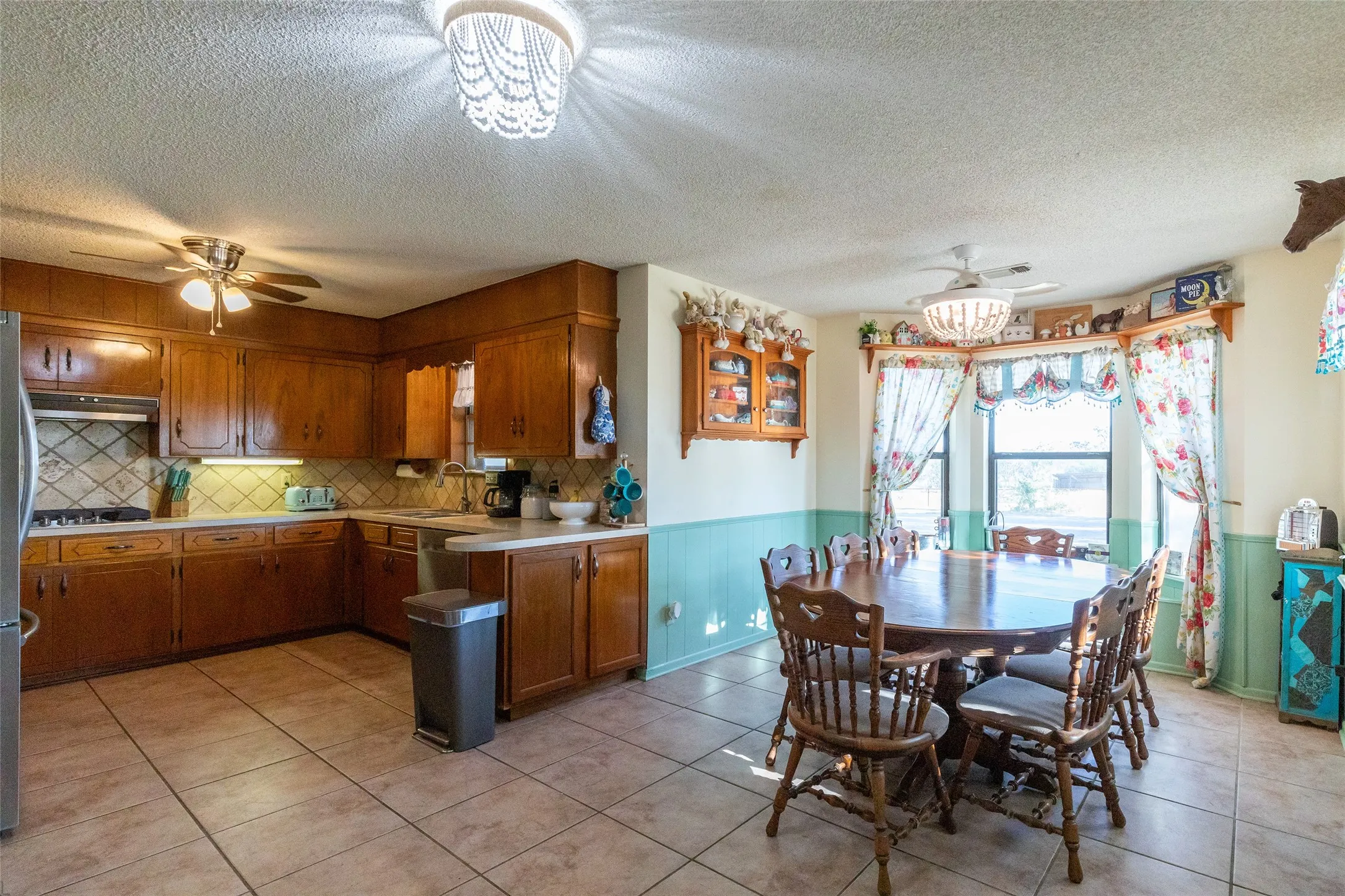 Single Family Residence For Sale in Callahan County , 7200 Private Road 2383, Clyde, Texas 79510, 4 Bedroom, 2 Bathroom, 2 Garage spaces, 1,844 Sqft, built in 1966, mls#21357670, Real Estate Agent in Clyde, Homes For Sale in Callahan county, Homes For Sale in Clyde, Realtor in Clyde Texas, Real Estate Brokerage Independent Realty Texas, Luminita Cordes Realtor